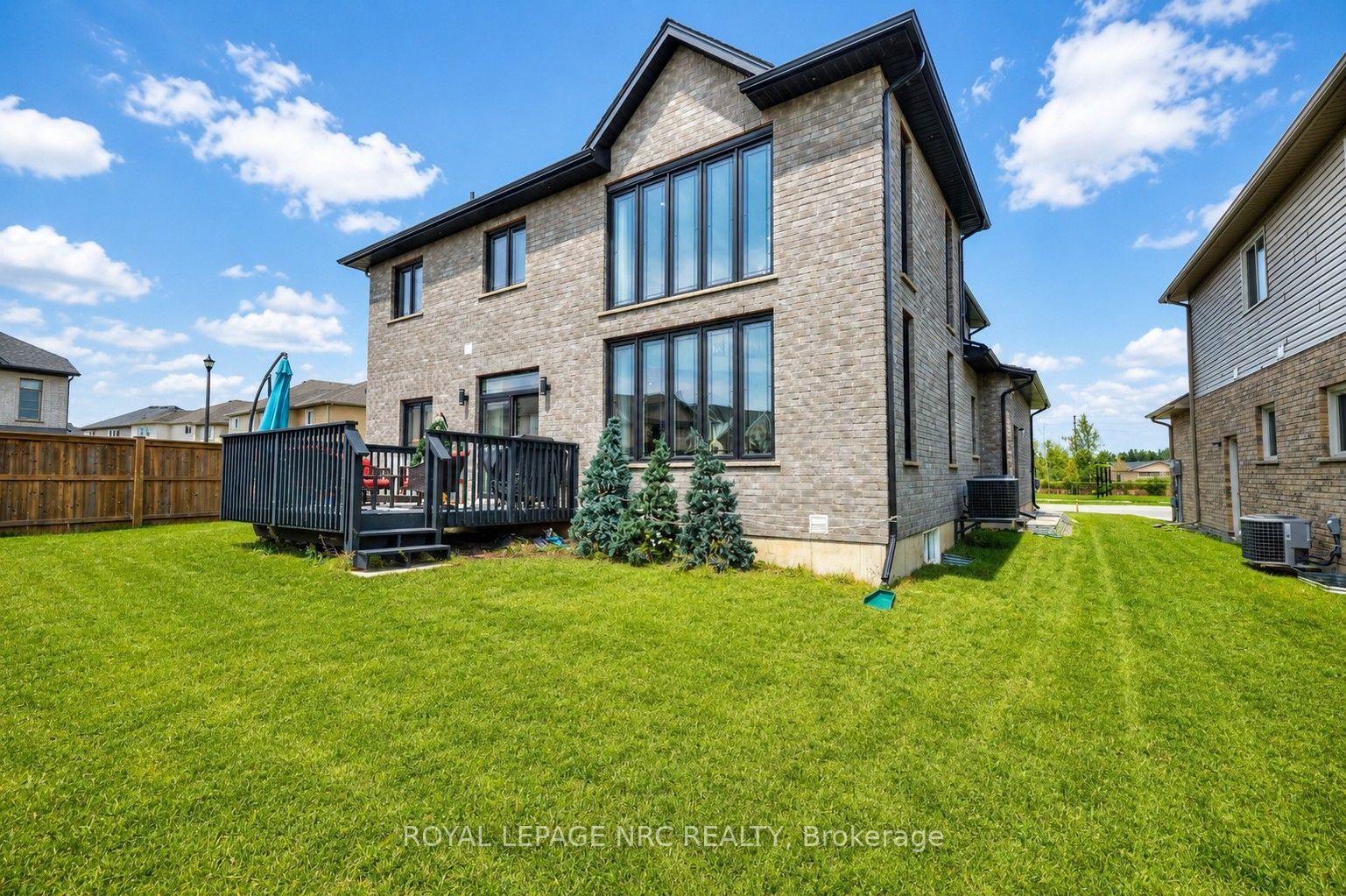 Photo 3 of 31 Bergenstein Crescent, Pelham, Fonthill — HOMEH