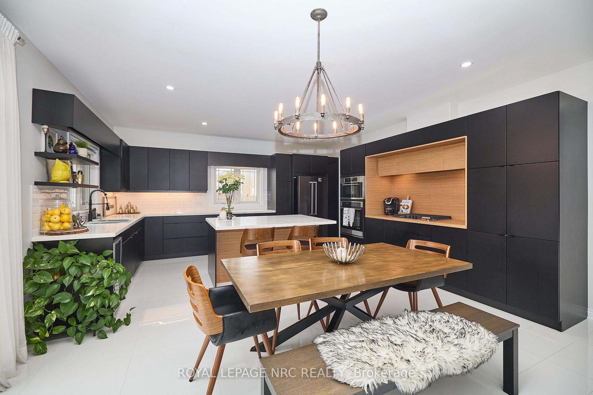 Photo 25 of 31 Bergenstein Crescent, Pelham, Fonthill — HOMEH