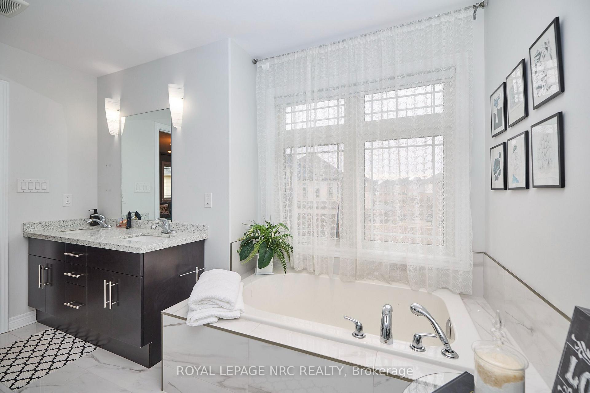 Photo 43 of 31 Bergenstein Crescent, Pelham, Fonthill — HOMEH