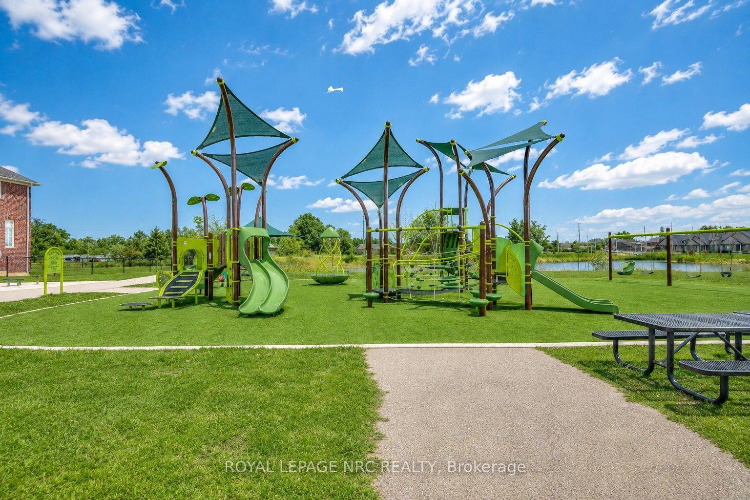 Photo 54 of 31 Bergenstein Crescent, Pelham, Fonthill — HOMEH