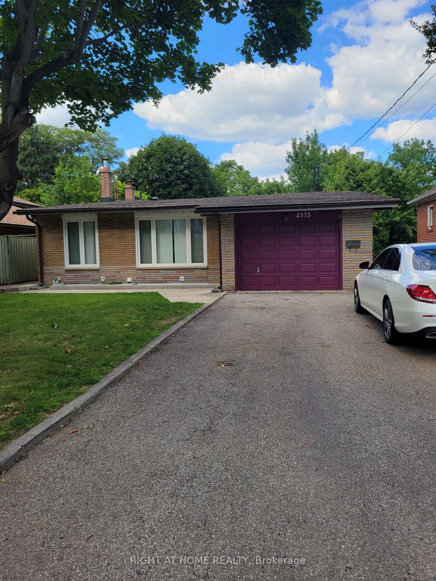 Photo 1 of 2575 Argyle Road, Mississauga, Cooksville — HOMEH