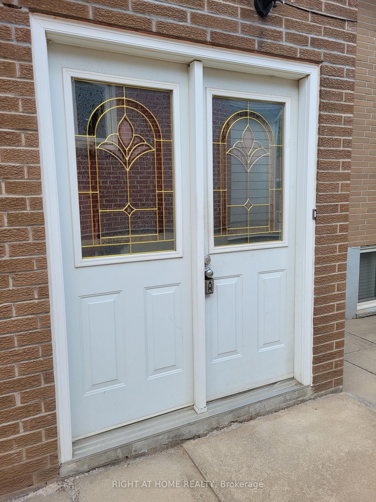 Photo 2 of 2575 Argyle Road, Mississauga, Cooksville — HOMEH