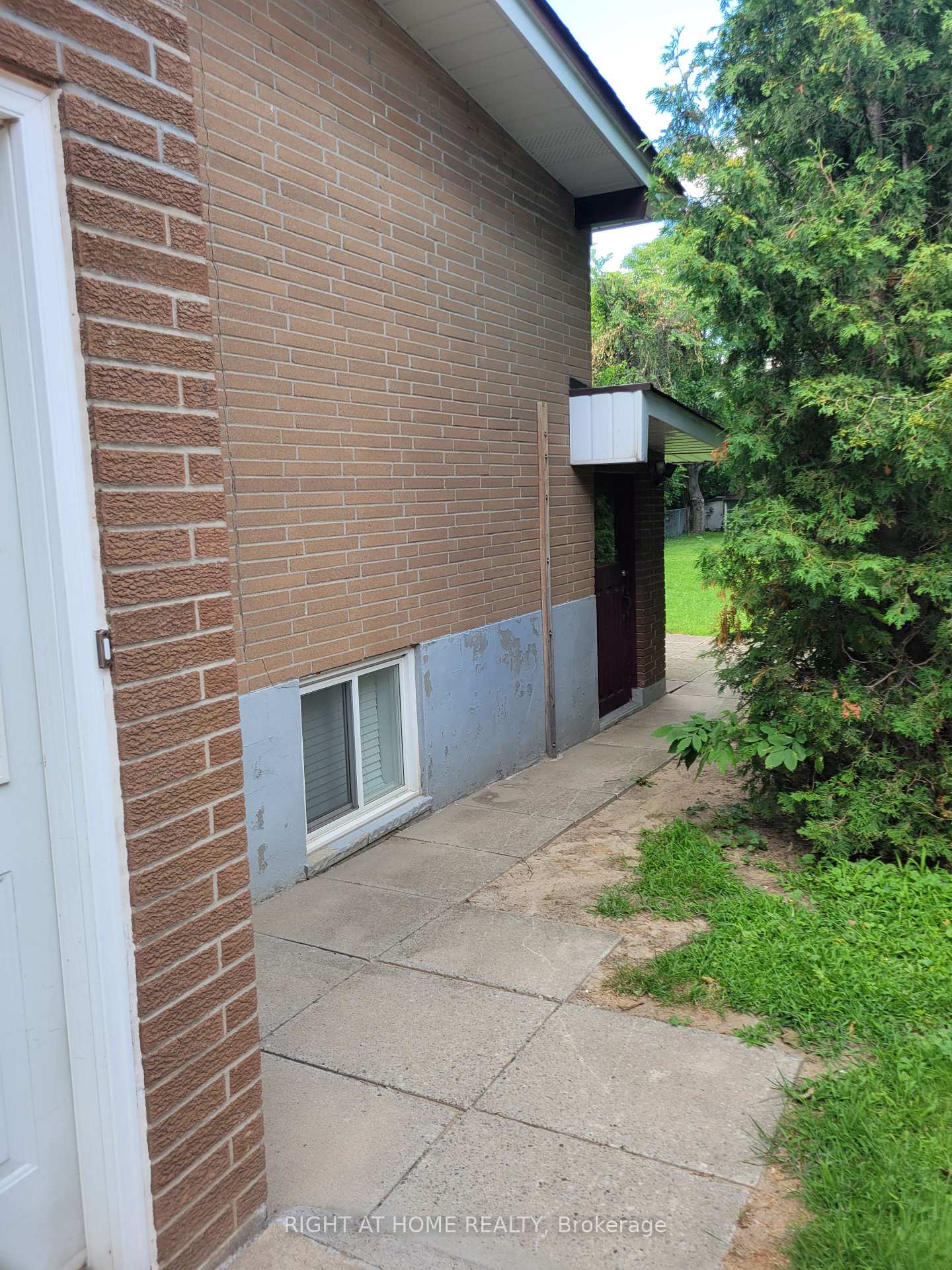Photo 3 of 2575 Argyle Road, Mississauga, Cooksville — HOMEH