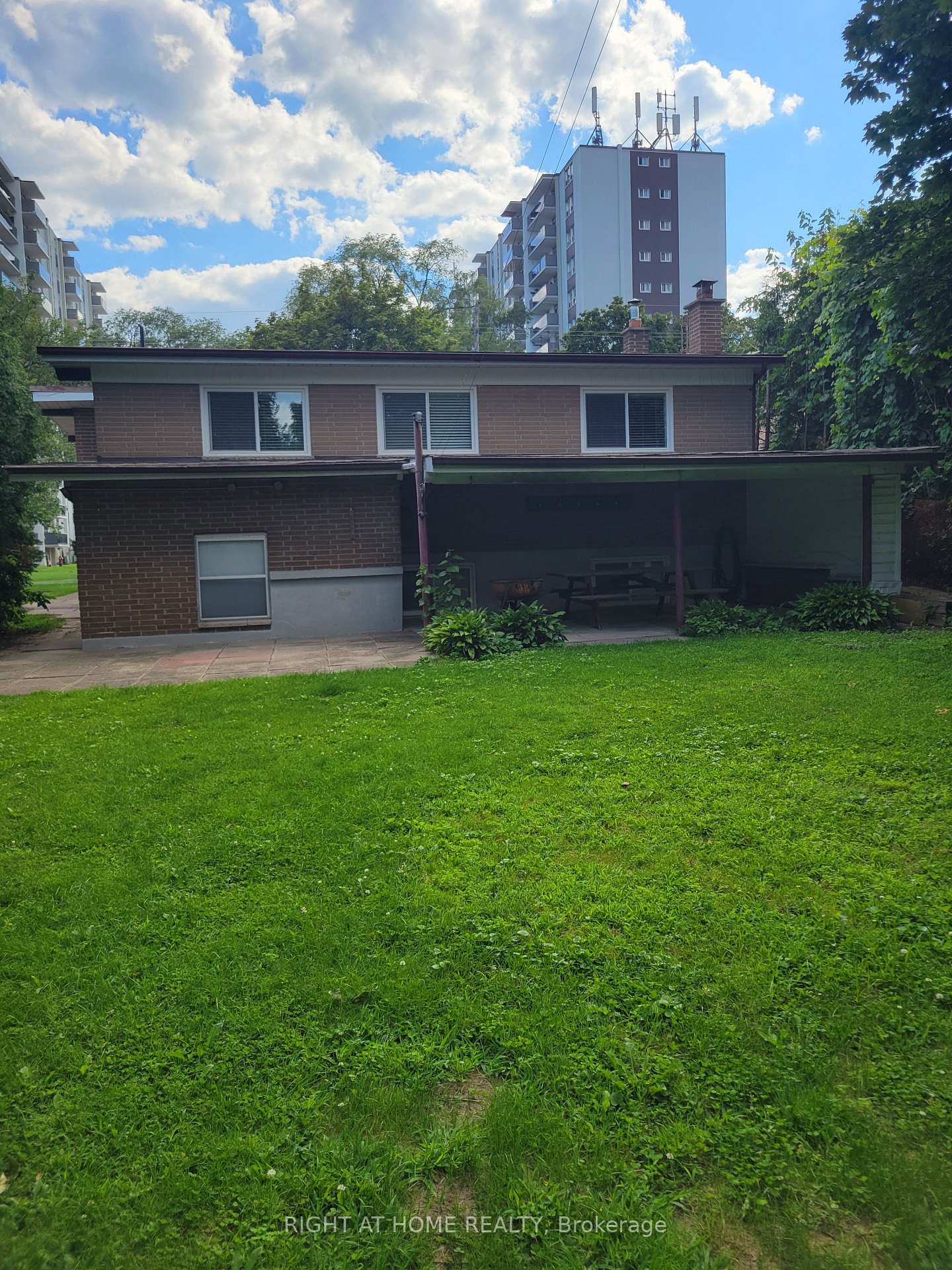Photo 4 of 2575 Argyle Road, Mississauga, Cooksville — HOMEH