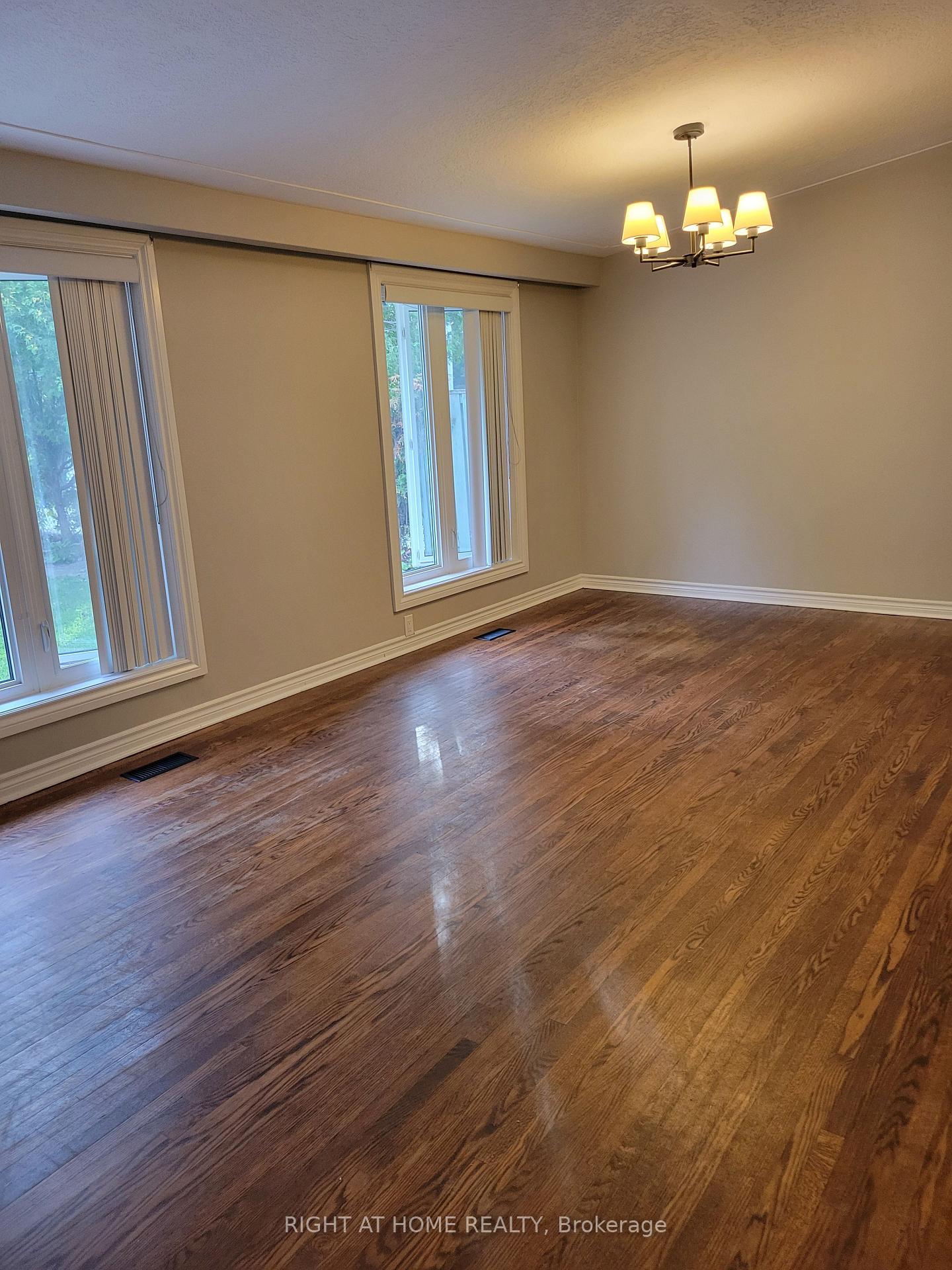 Photo 6 of 2575 Argyle Road, Mississauga, Cooksville — HOMEH