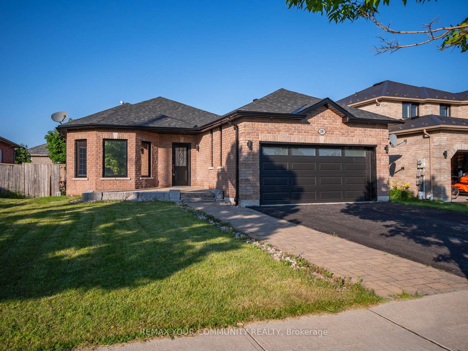 Photo 1 of 258 Livingstone Street E, Barrie, Little Lake — HOMEH