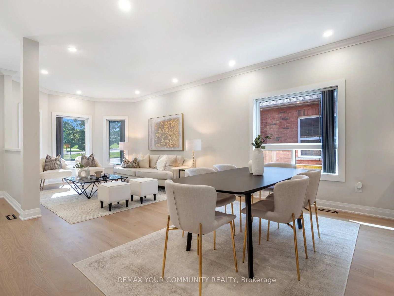 Photo 6 of 258 Livingstone Street E, Barrie, Little Lake — HOMEH
