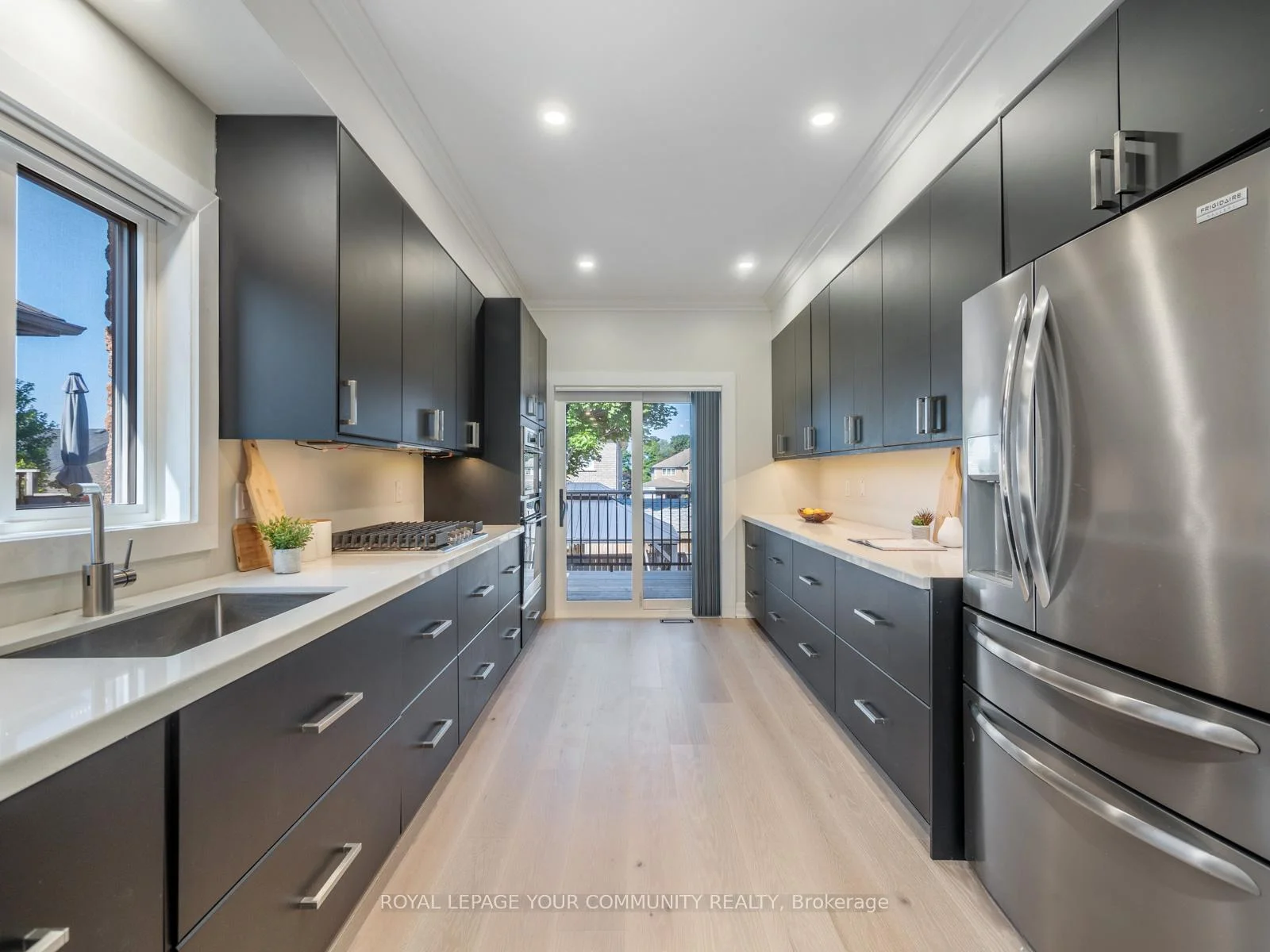 Photo 15 of 258 Livingstone Street E, Barrie, Little Lake — HOMEH