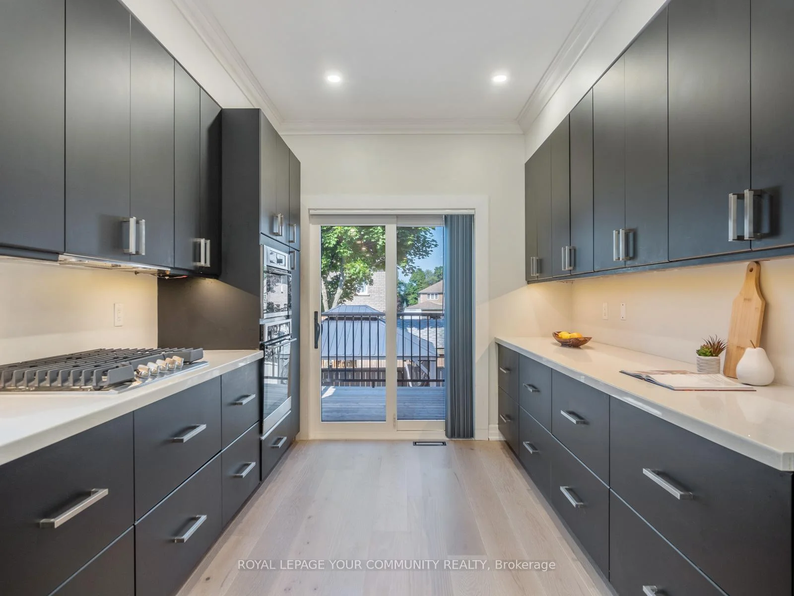 Photo 17 of 258 Livingstone Street E, Barrie, Little Lake — HOMEH