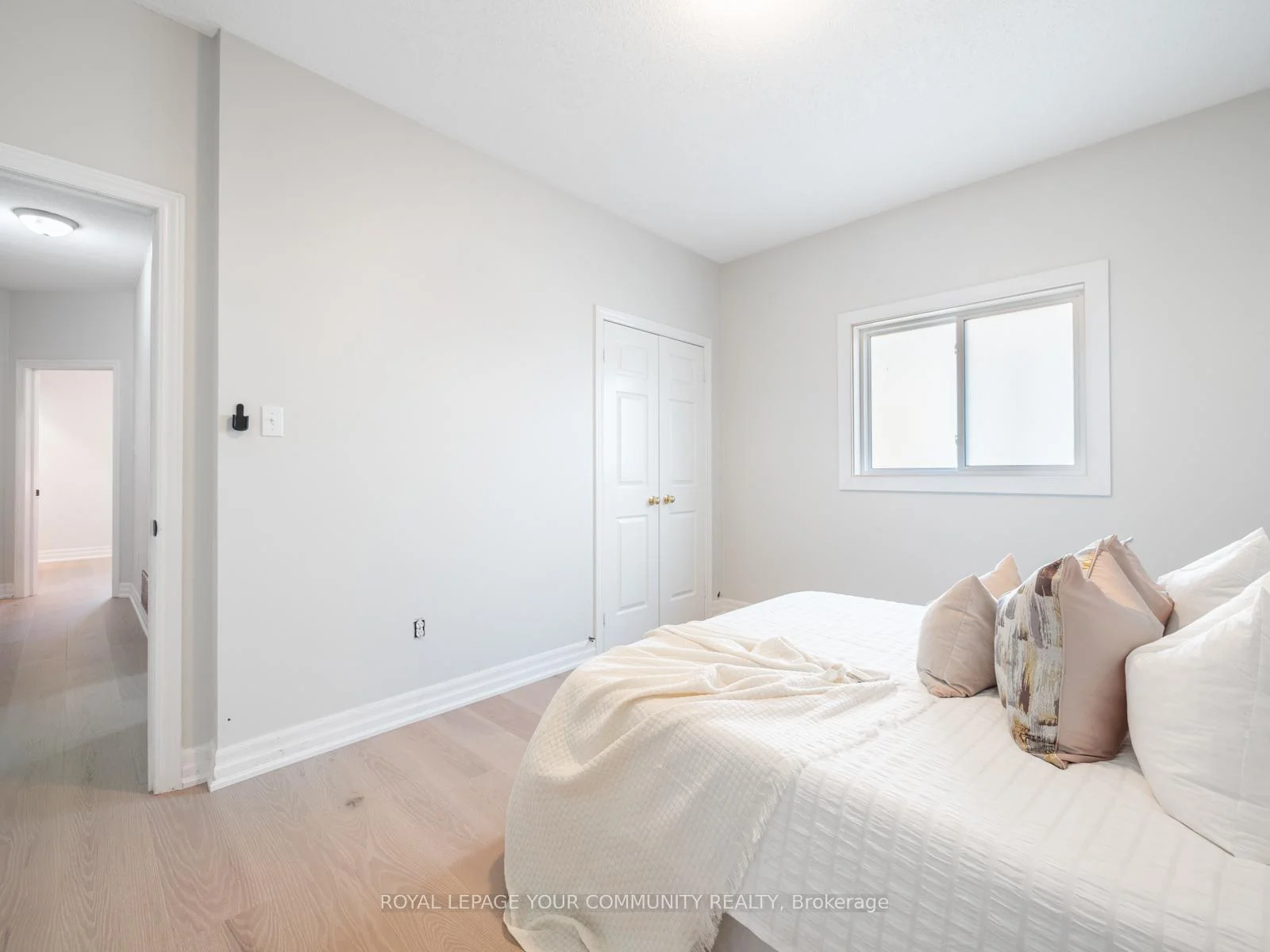 Photo 25 of 258 Livingstone Street E, Barrie, Little Lake — HOMEH