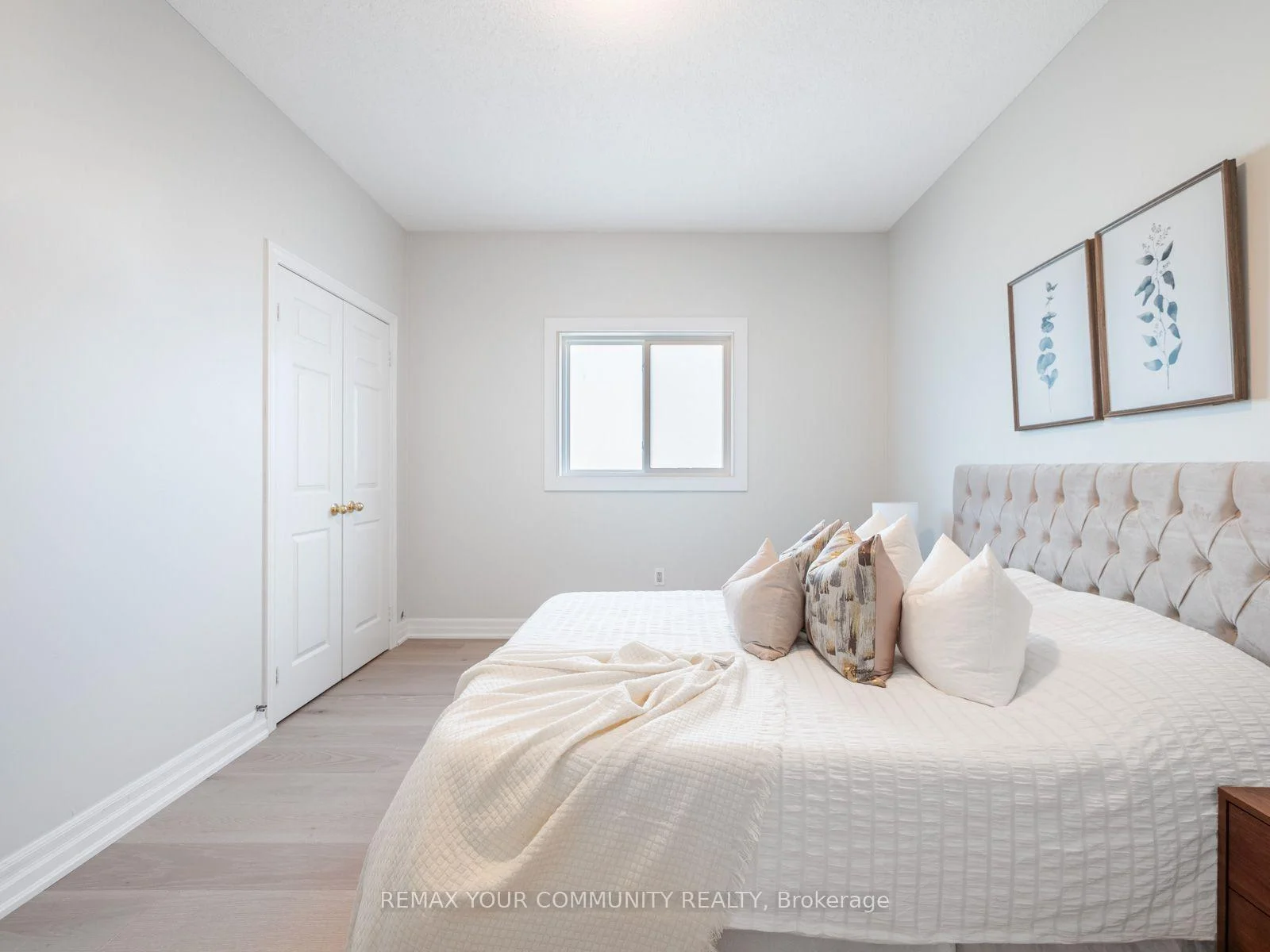 Photo 32 of 258 Livingstone Street E, Barrie, Little Lake — HOMEH