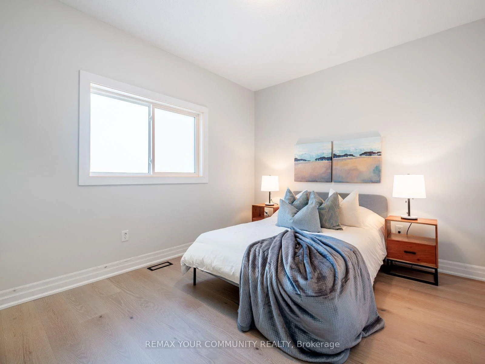 Photo 38 of 258 Livingstone Street E, Barrie, Little Lake — HOMEH
