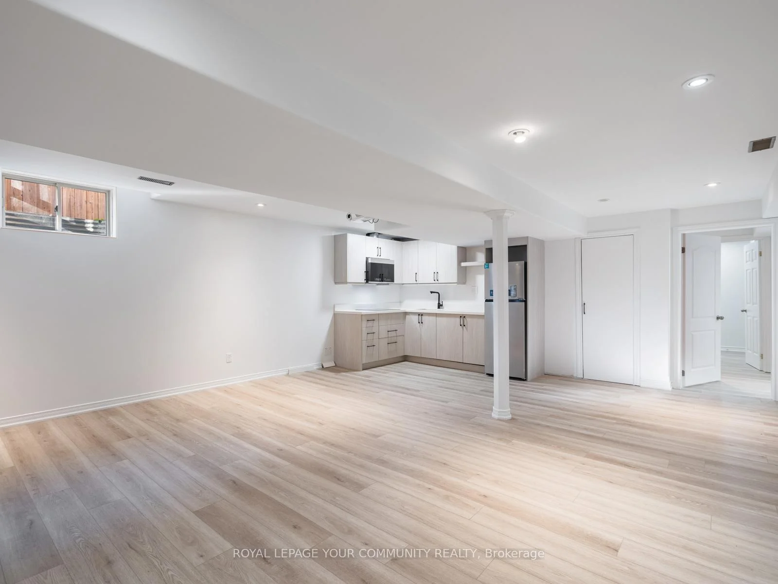 Photo 53 of 258 Livingstone Street E, Barrie, Little Lake — HOMEH