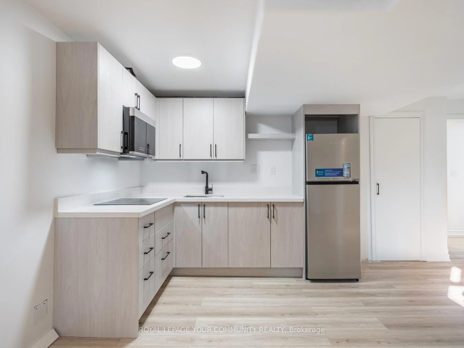 Photo 54 of 258 Livingstone Street E, Barrie, Little Lake — HOMEH