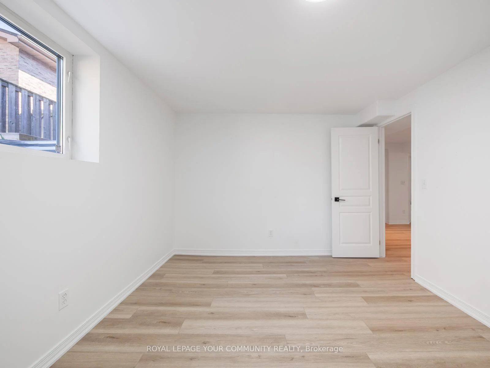 Photo 58 of 258 Livingstone Street E, Barrie, Little Lake — HOMEH