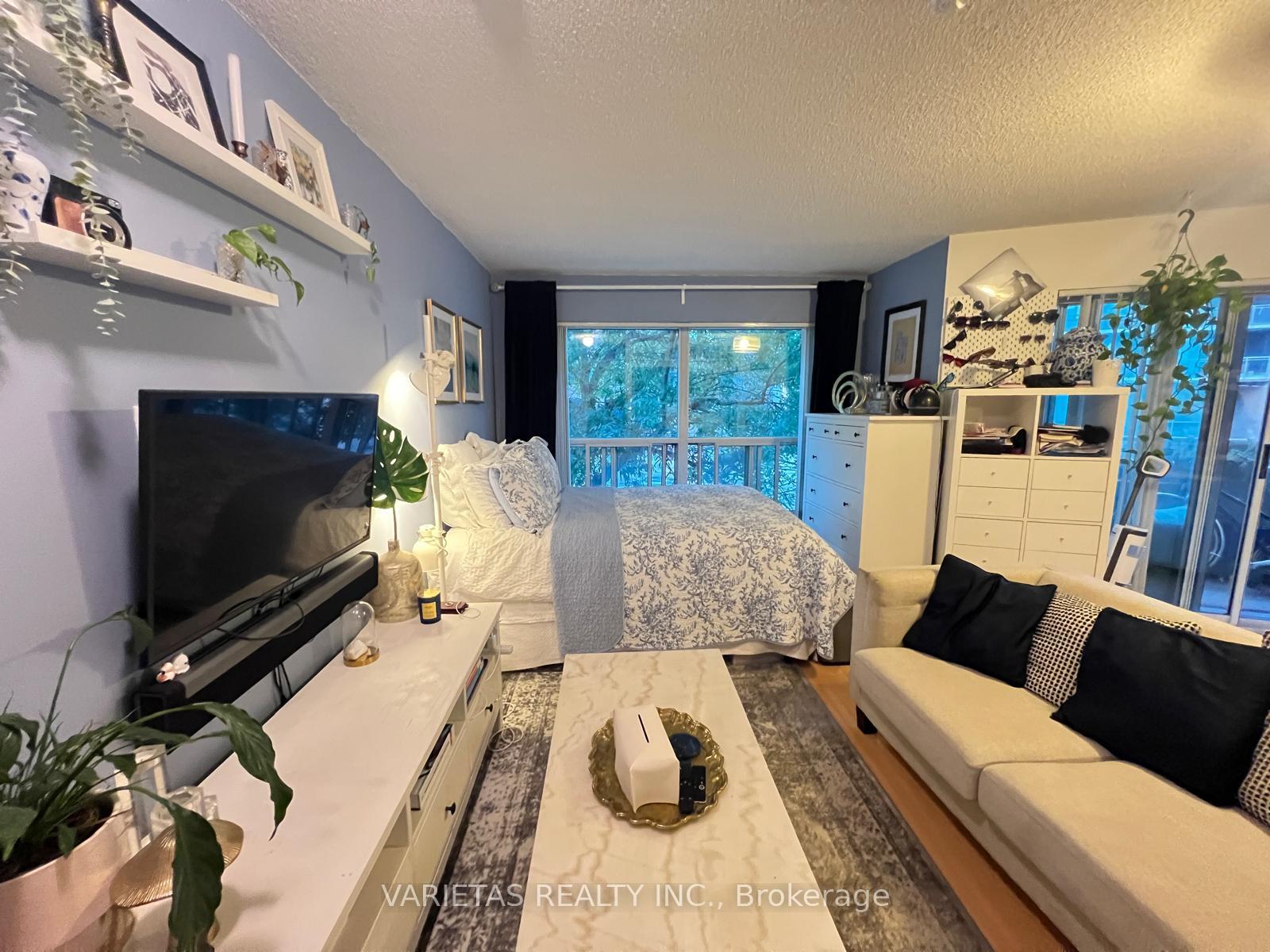 Photo 5 of Unit 220, 600 Queens Quay West, Toronto, Waterfront Communities — HOMEH