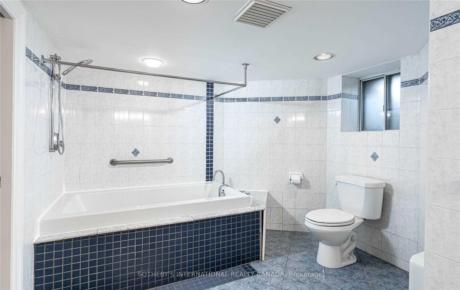 Photo 5 of Unit Lower, 213 Shaw Street, Toronto, Trinity-Bellwoods — HOMEH