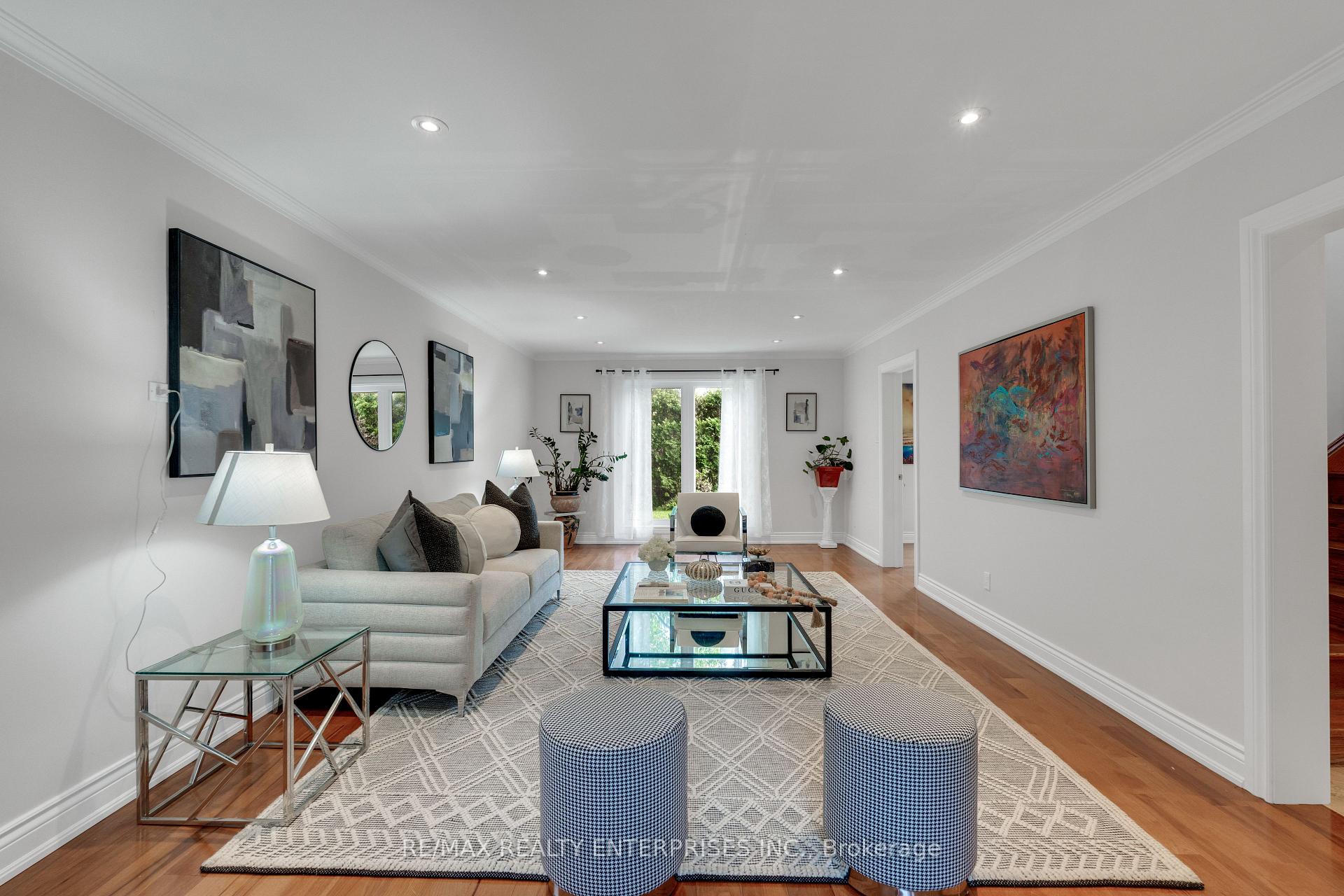 Photo 5 of 2084 Obeck Crescent, Mississauga, Sheridan — HOMEH