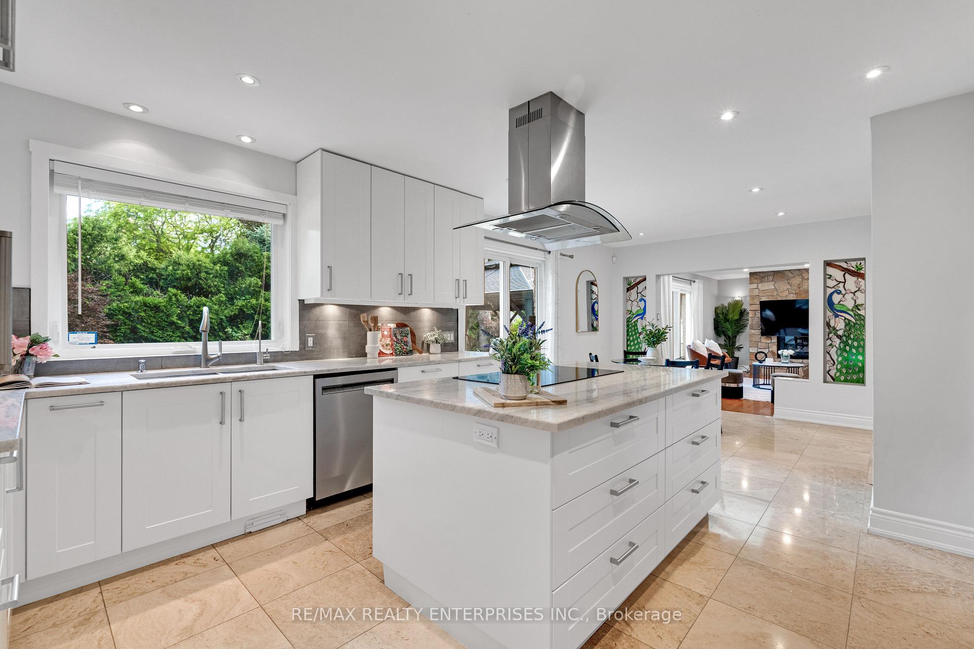 Photo 6 of 2084 Obeck Crescent, Mississauga, Sheridan — HOMEH
