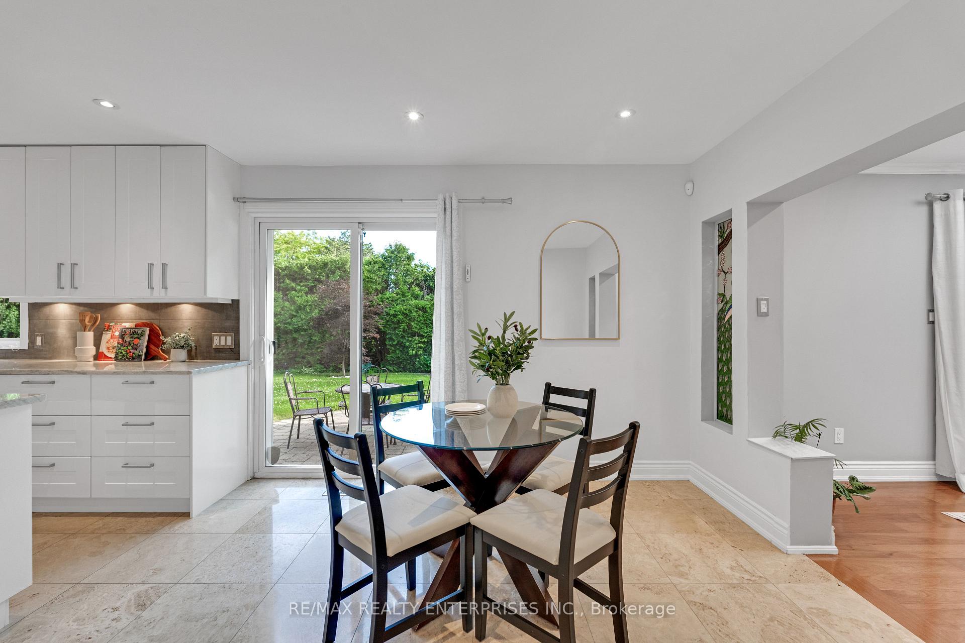 Photo 11 of 2084 Obeck Crescent, Mississauga, Sheridan — HOMEH