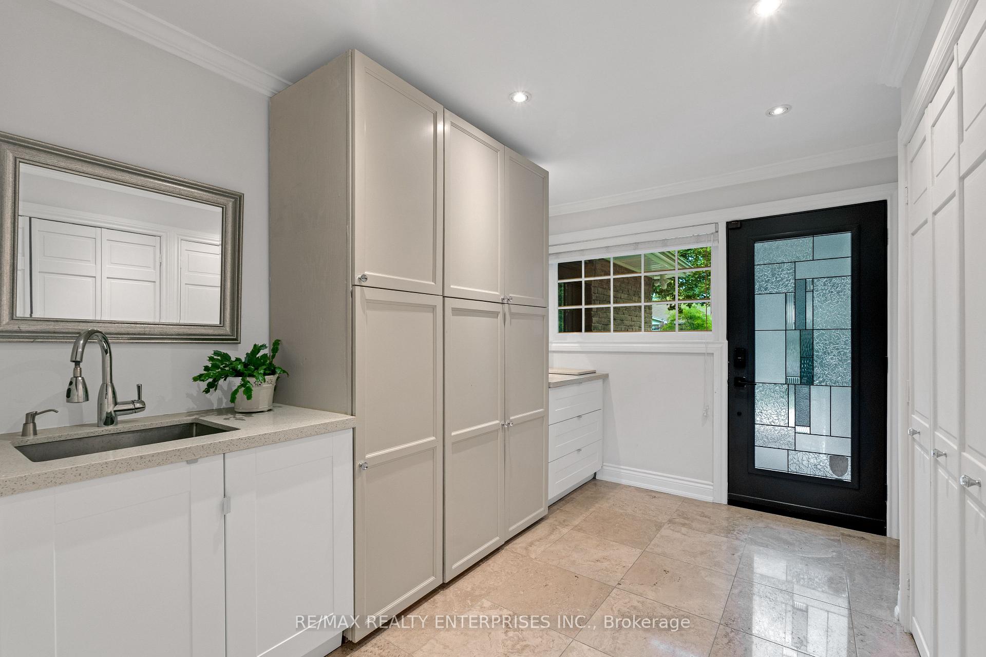 Photo 14 of 2084 Obeck Crescent, Mississauga, Sheridan — HOMEH