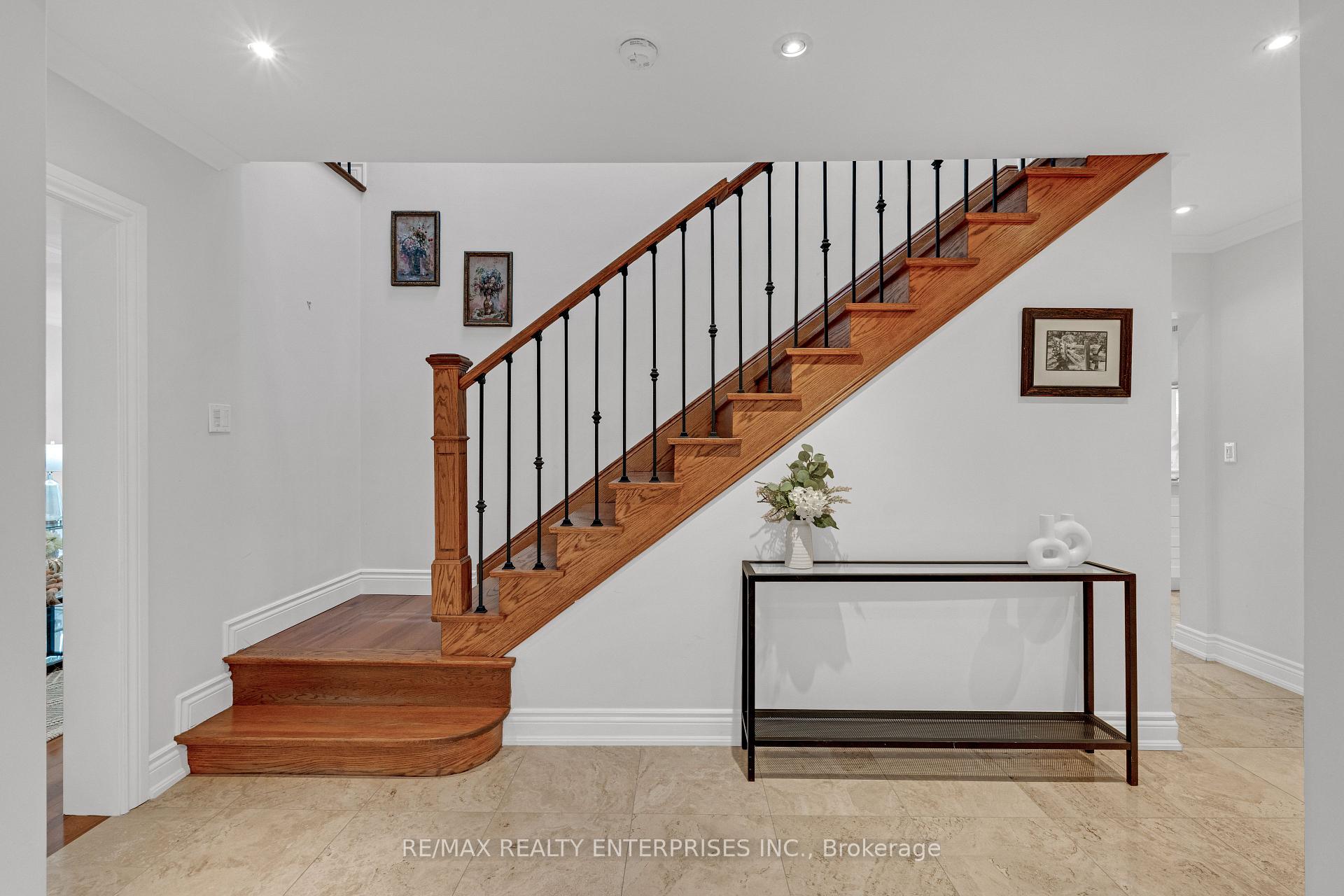 Photo 17 of 2084 Obeck Crescent, Mississauga, Sheridan — HOMEH
