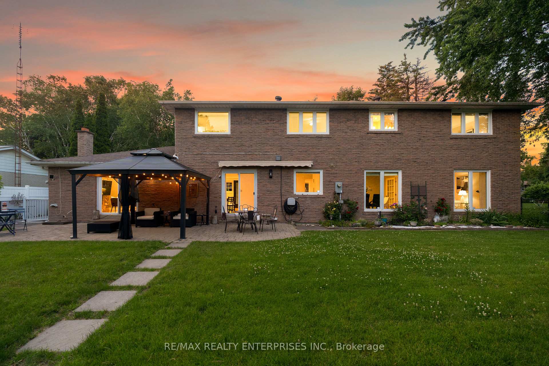 Photo 29 of 2084 Obeck Crescent, Mississauga, Sheridan — HOMEH