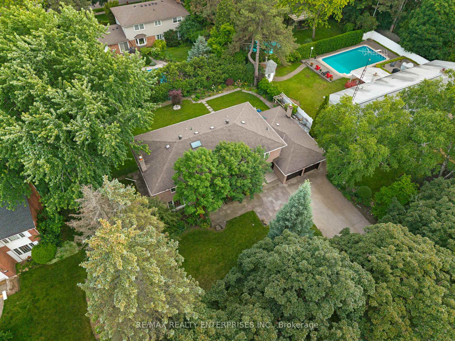 Photo 33 of 2084 Obeck Crescent, Mississauga, Sheridan — HOMEH