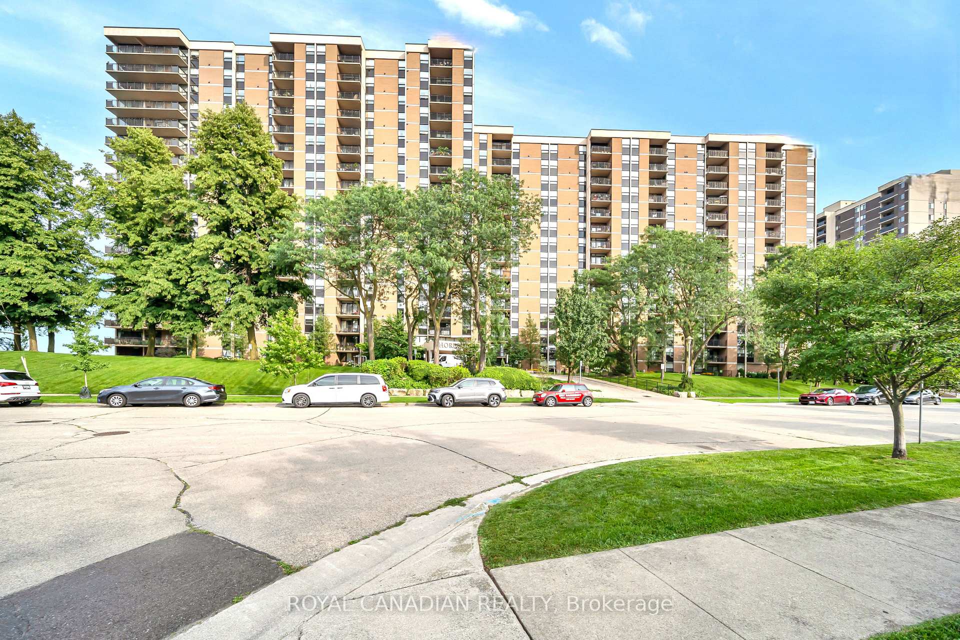 Photo 2 of Unit 701, 500 Green Road, Hamilton, Stoney Creek — HOMEH