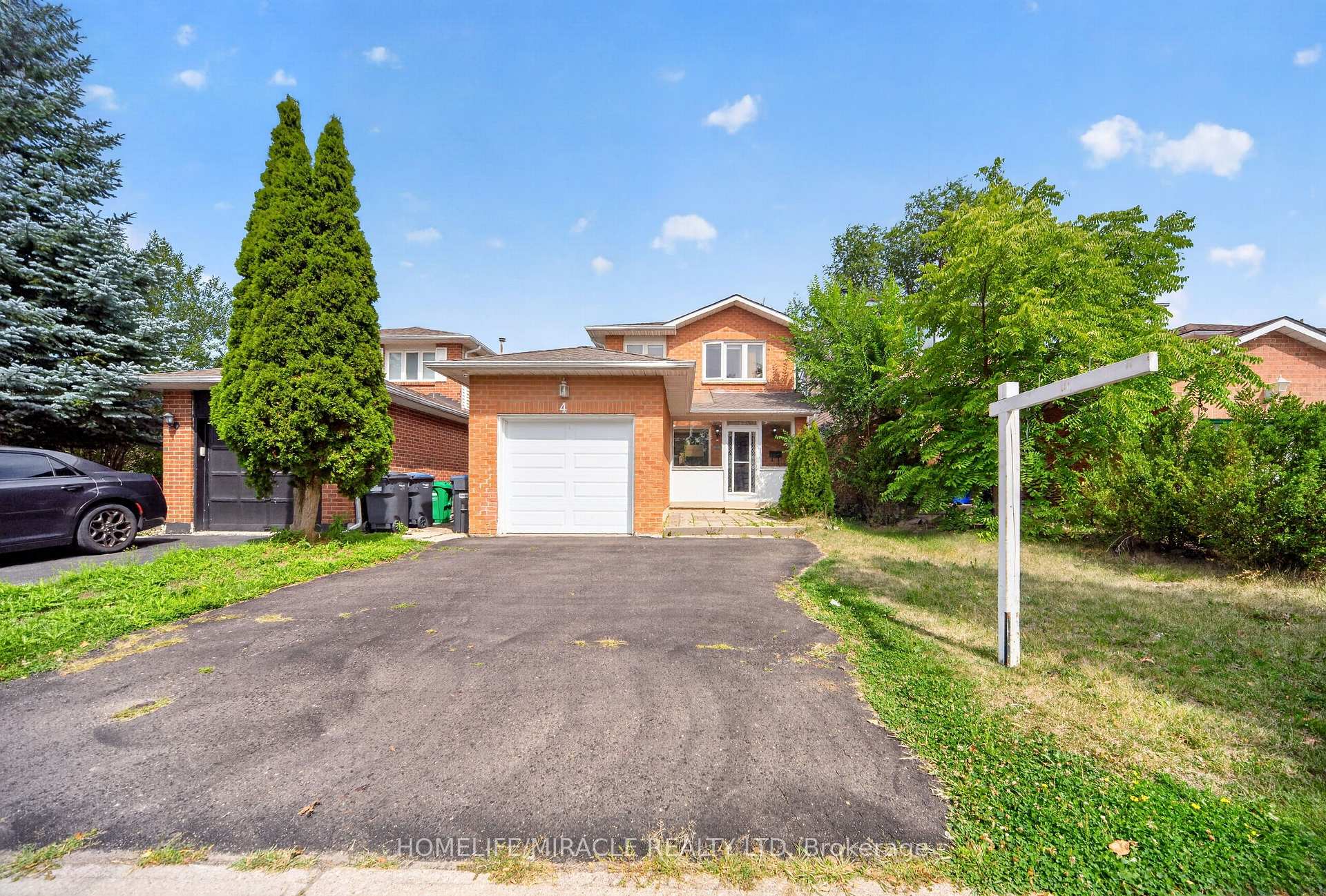 Photo 2 of 4 Summertime Court, Brampton, Heart Lake West — HOMEH