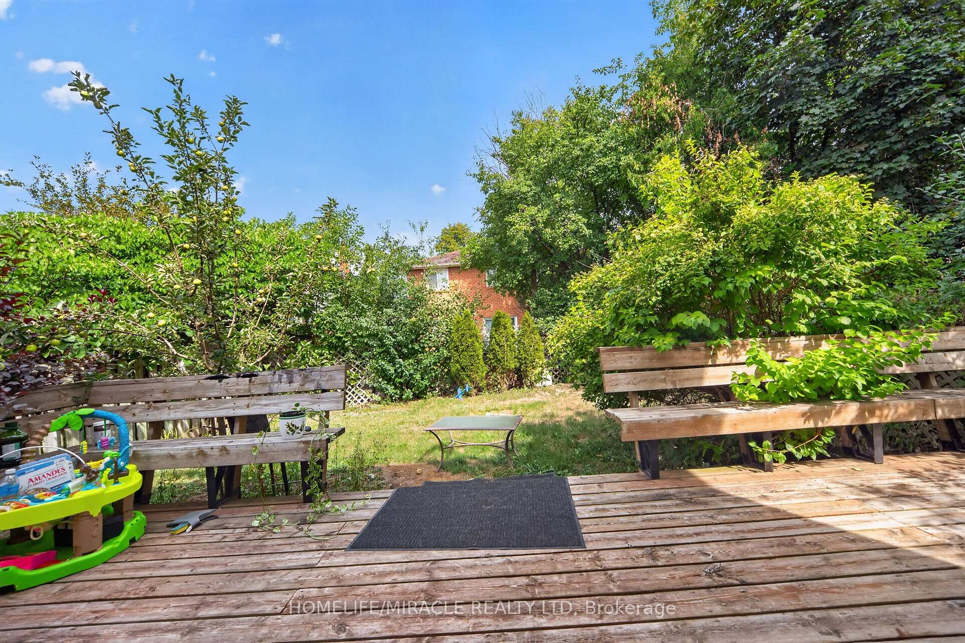 Photo 23 of 4 Summertime Court, Brampton, Heart Lake West — HOMEH