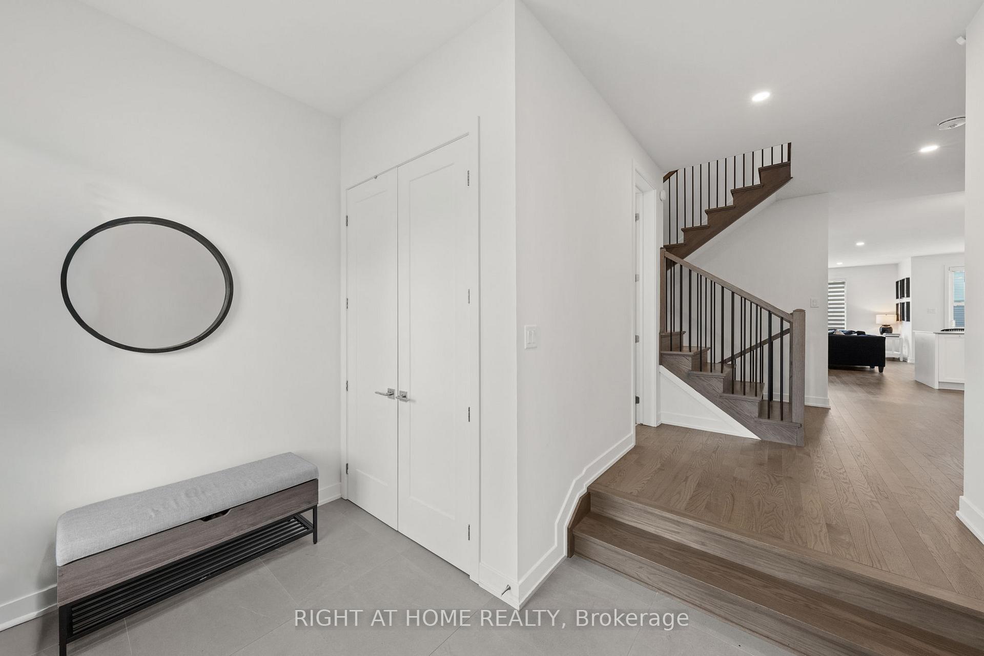 Photo 4 of 252 Ketchikan Crescent, Ottawa, Kanata - Kanata Lakes/Heritage Hills — HOMEH