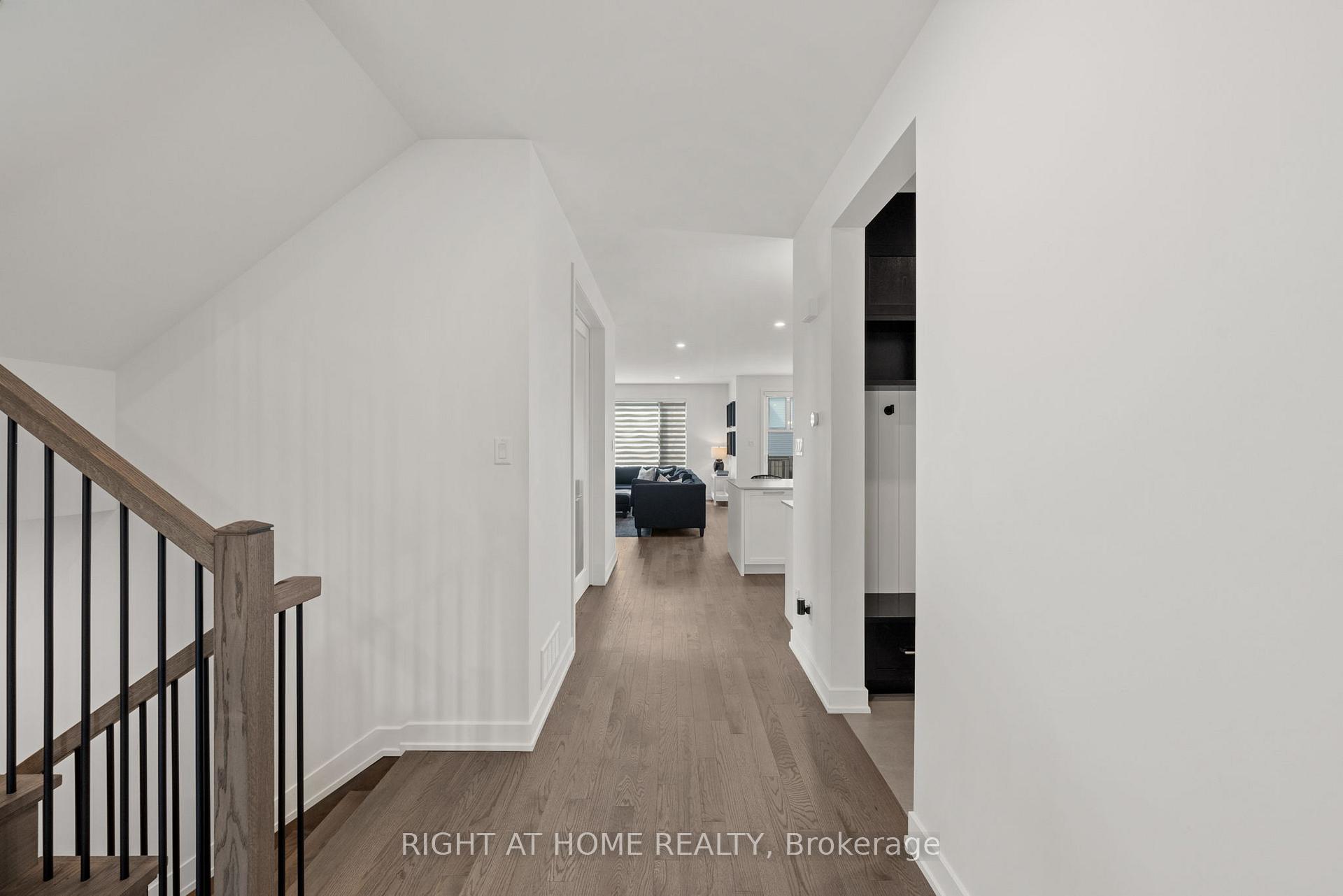 Photo 5 of 252 Ketchikan Crescent, Ottawa, Kanata - Kanata Lakes/Heritage Hills — HOMEH
