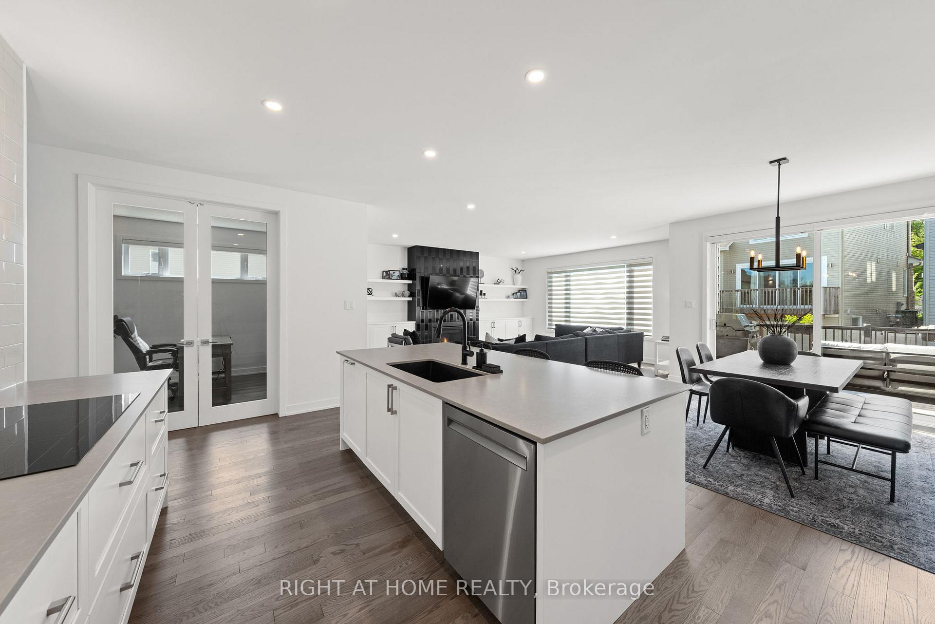 Photo 11 of 252 Ketchikan Crescent, Ottawa, Kanata - Kanata Lakes/Heritage Hills — HOMEH