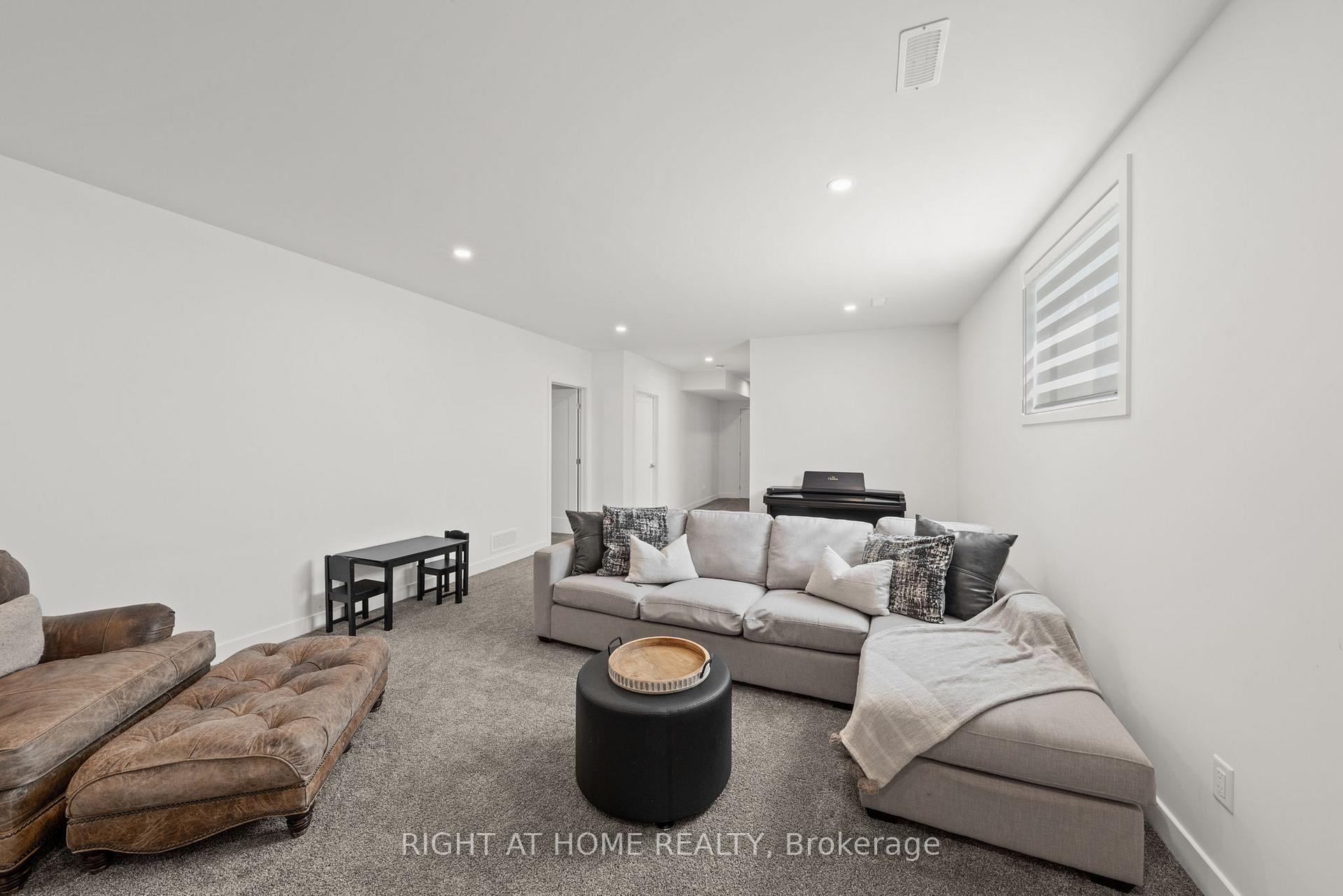 Photo 42 of 252 Ketchikan Crescent, Ottawa, Kanata - Kanata Lakes/Heritage Hills — HOMEH