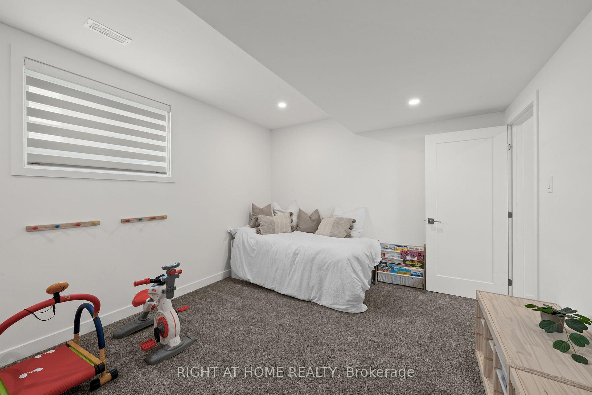 Photo 44 of 252 Ketchikan Crescent, Ottawa, Kanata - Kanata Lakes/Heritage Hills — HOMEH
