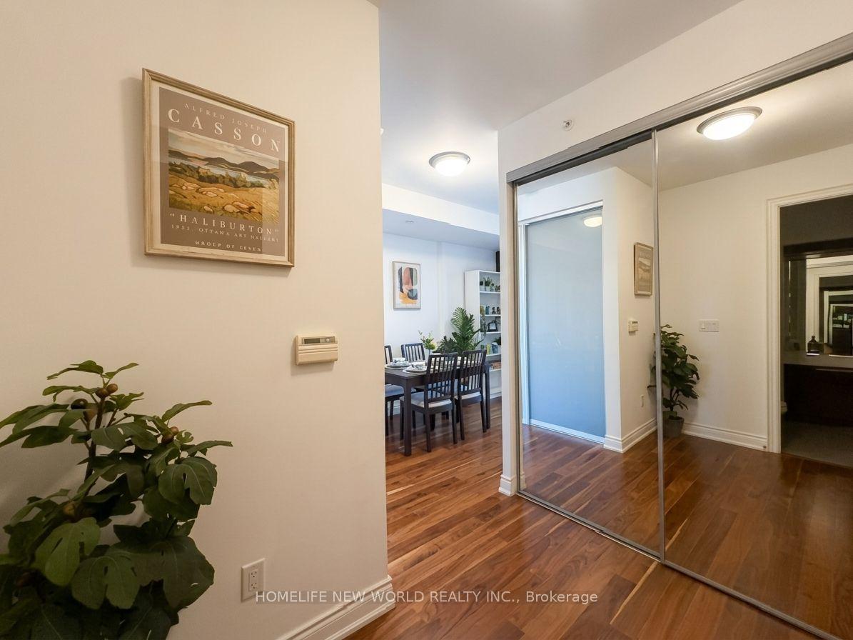 Photo 7 of Unit 6101, 388 Yonge Street, Toronto, Bay Street Corridor — HOMEH
