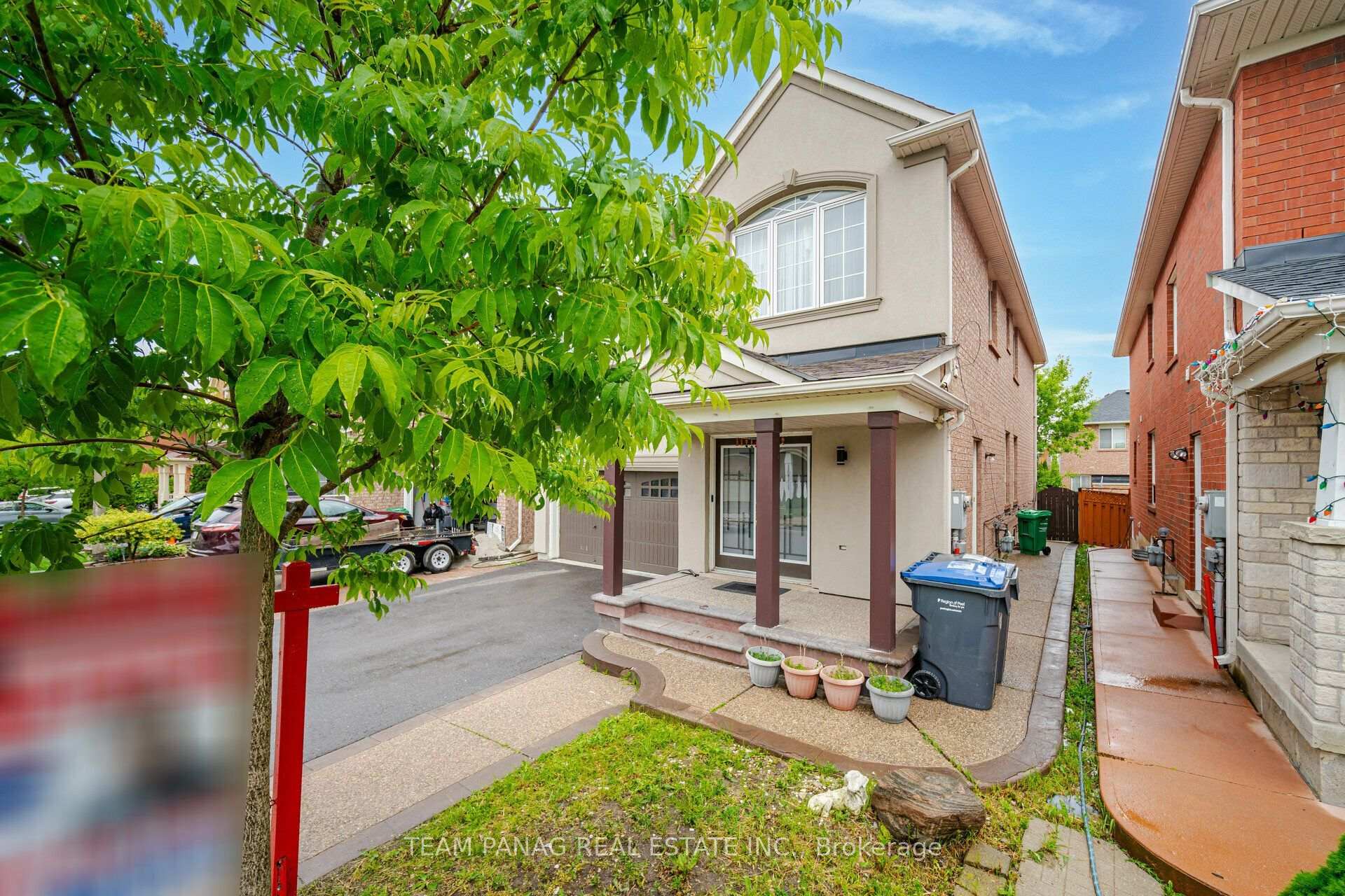 Photo 4 of 19 Zimmer Street, Brampton, Gore Industrial North — HOMEH