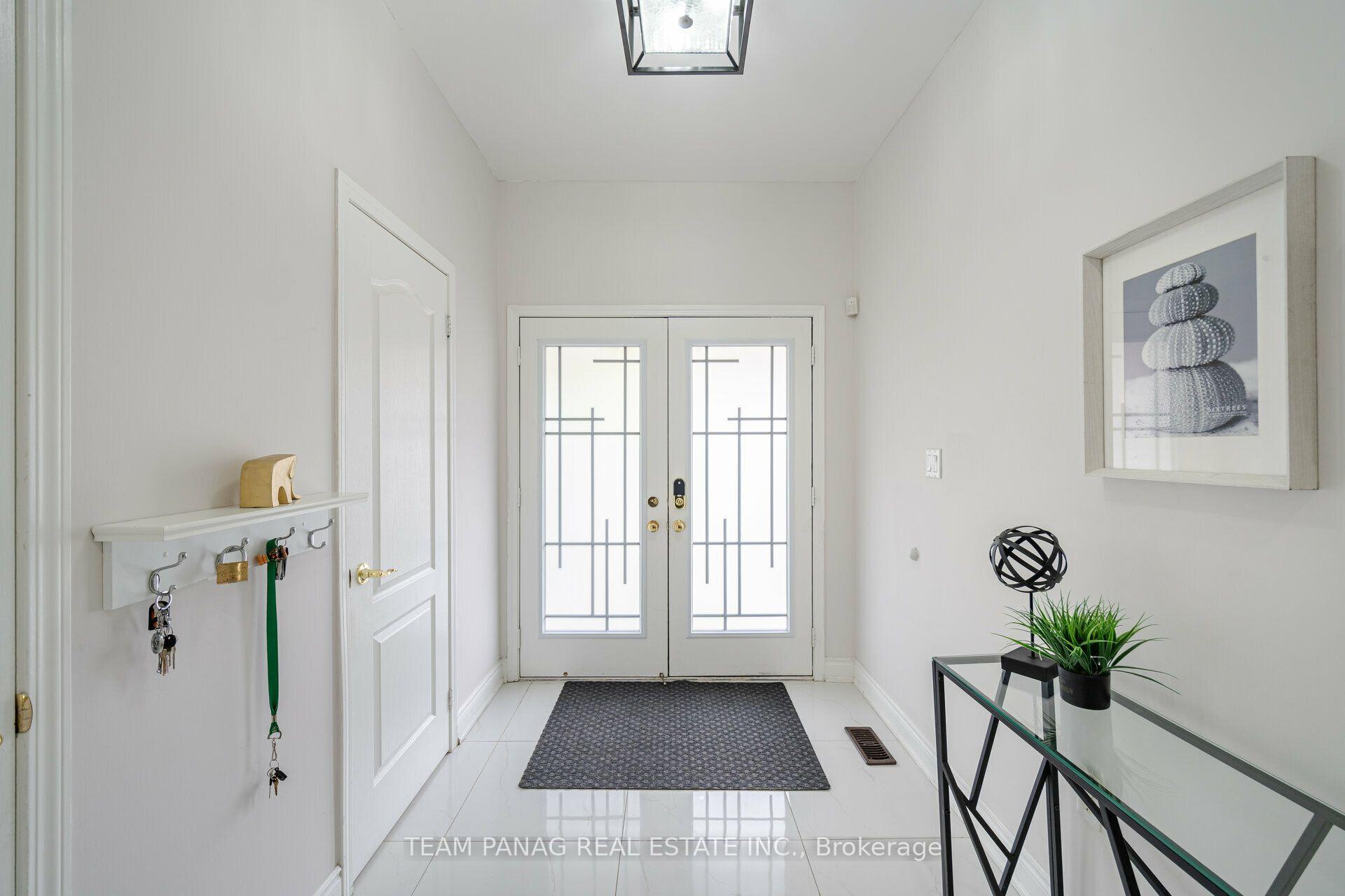 Photo 7 of 19 Zimmer Street, Brampton, Gore Industrial North — HOMEH