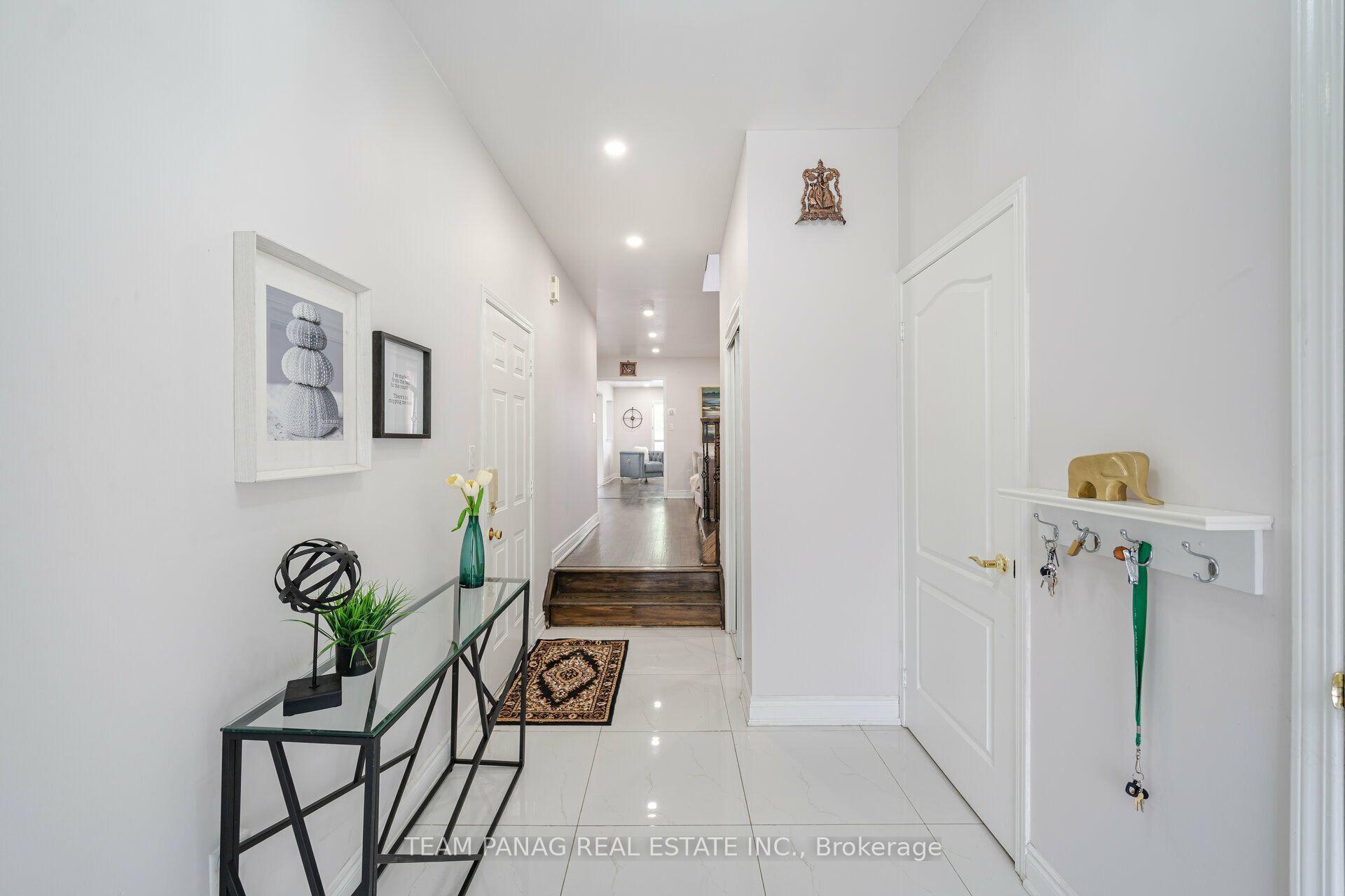 Photo 8 of 19 Zimmer Street, Brampton, Gore Industrial North — HOMEH