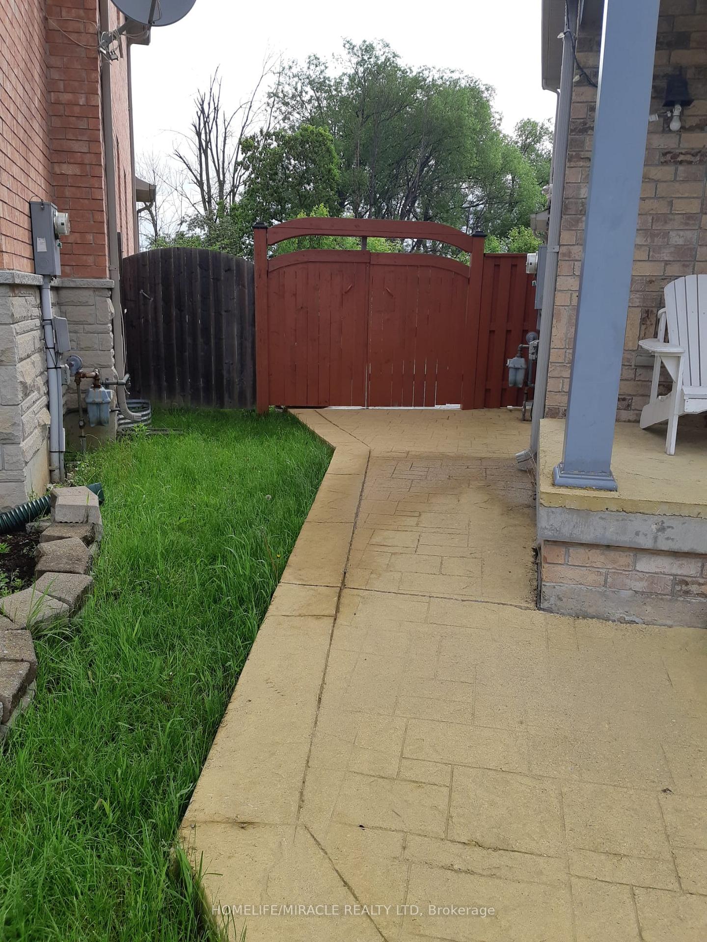 Photo 3 of 25 River Heights Drive, Brampton, Bram East — HOMEH