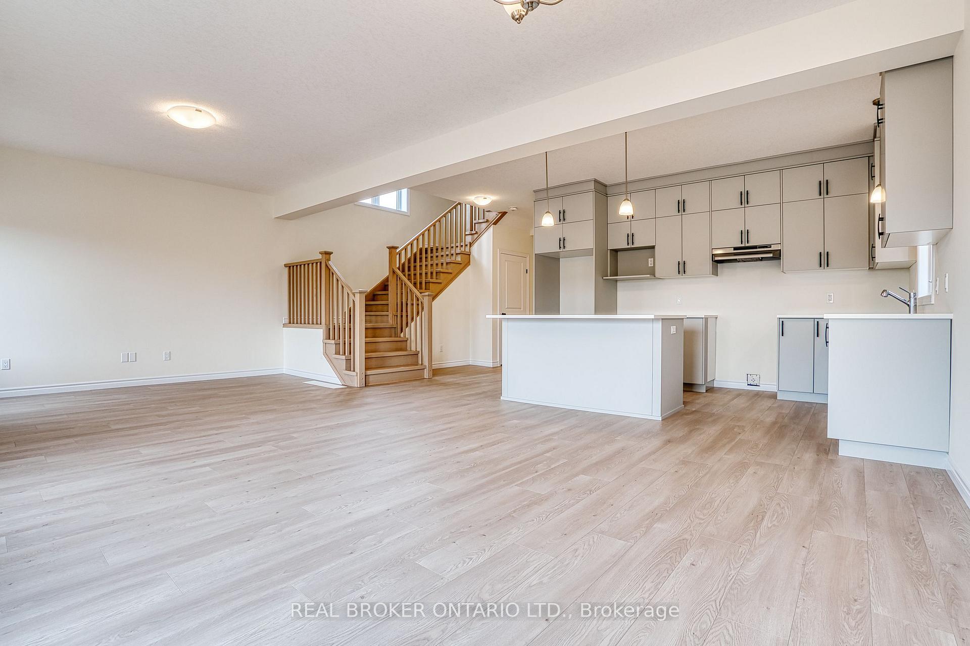 Photo 8 of 46 Ford Drive, Stratford — HOMEH