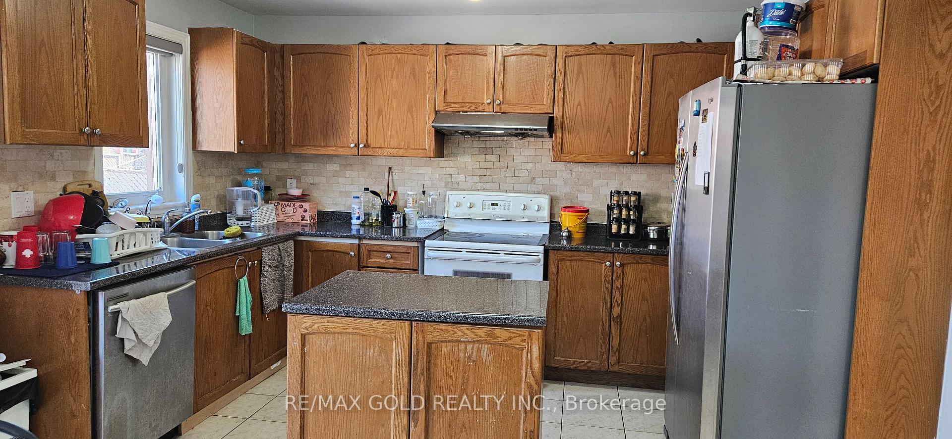 Photo 4 of Unit Upper, 431 Krotone Crescent, Mississauga, Meadowvale Village — HOMEH