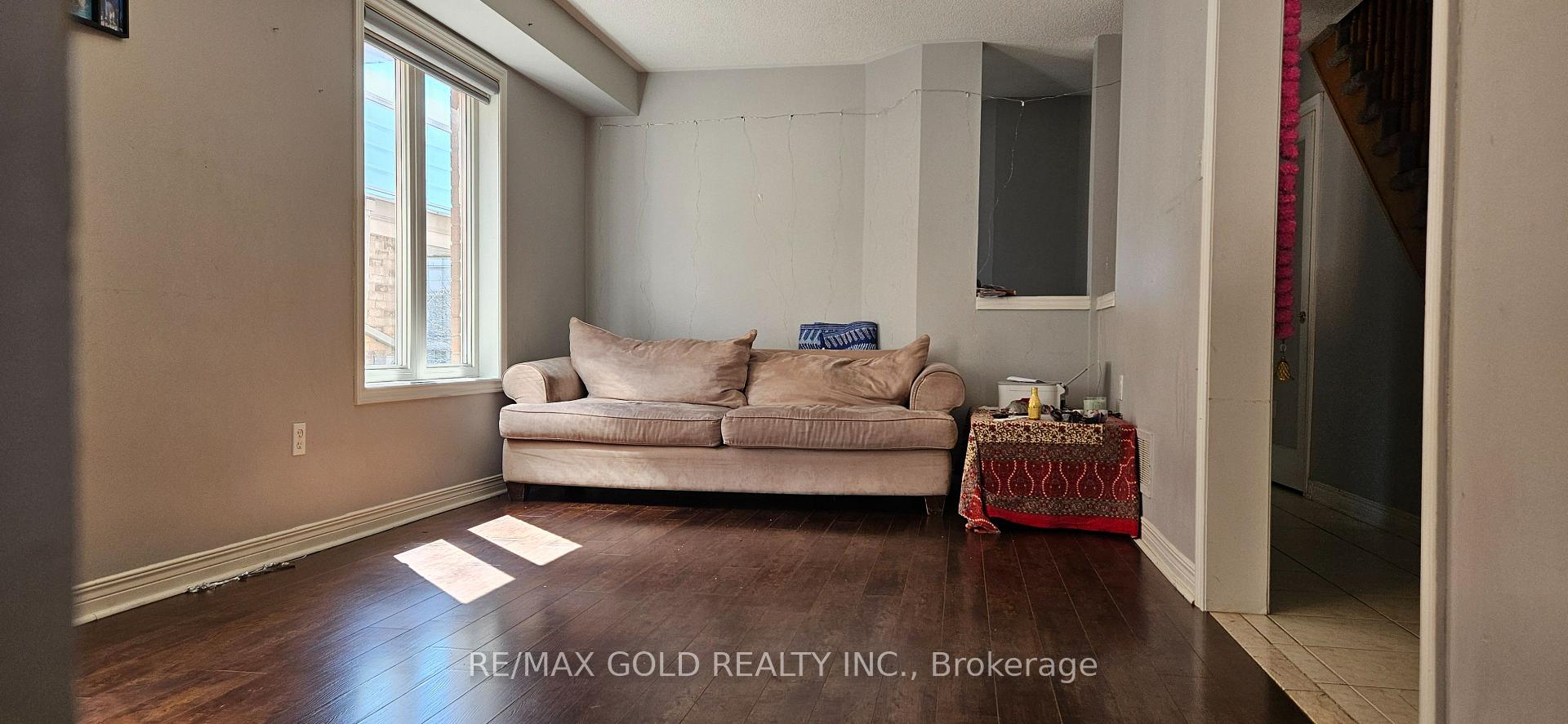 Photo 5 of Unit Upper, 431 Krotone Crescent, Mississauga, Meadowvale Village — HOMEH