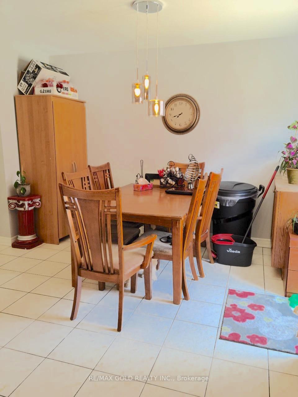 Photo 7 of Unit Upper, 431 Krotone Crescent, Mississauga, Meadowvale Village — HOMEH