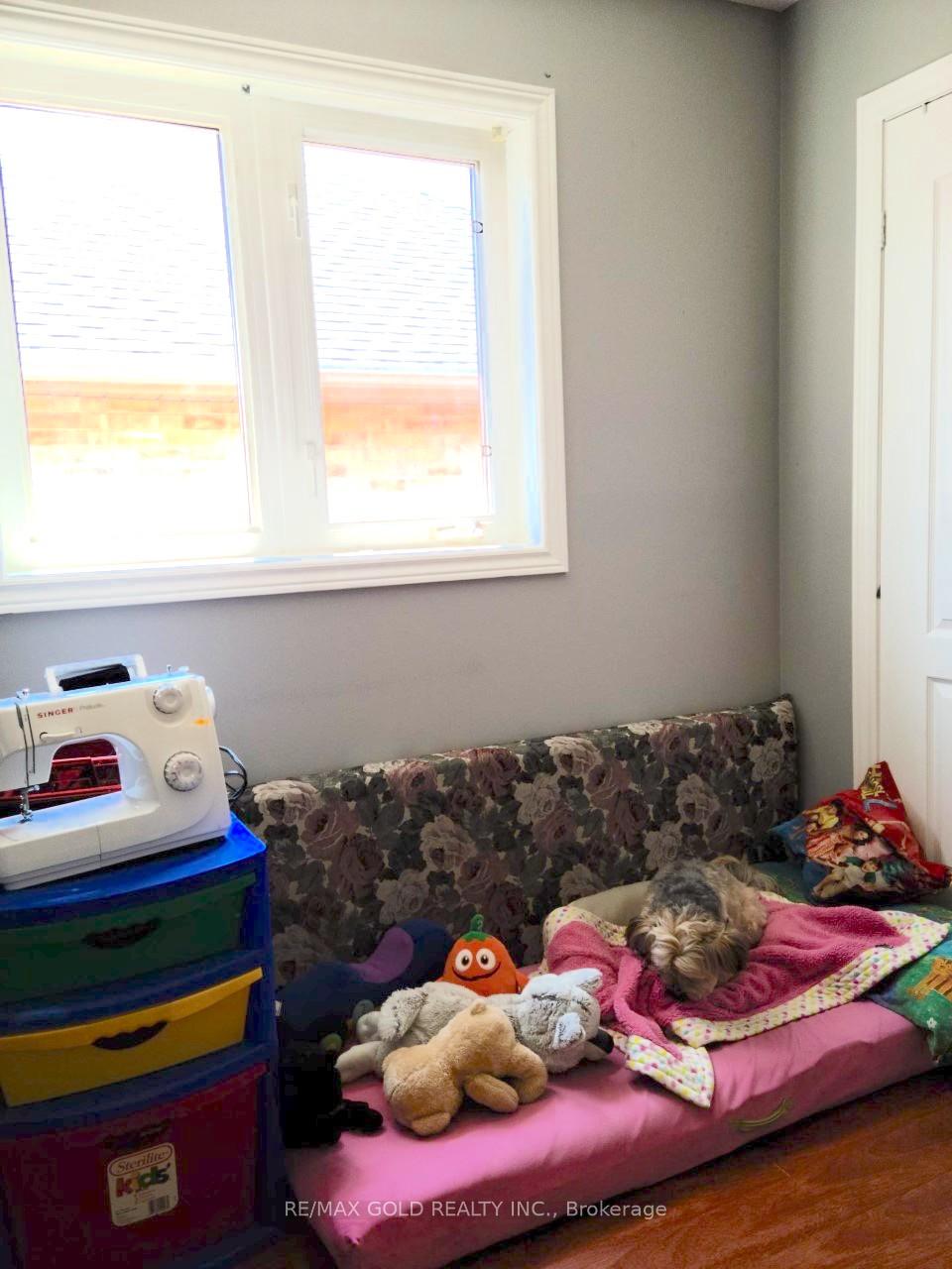 Photo 17 of Unit Upper, 431 Krotone Crescent, Mississauga, Meadowvale Village — HOMEH