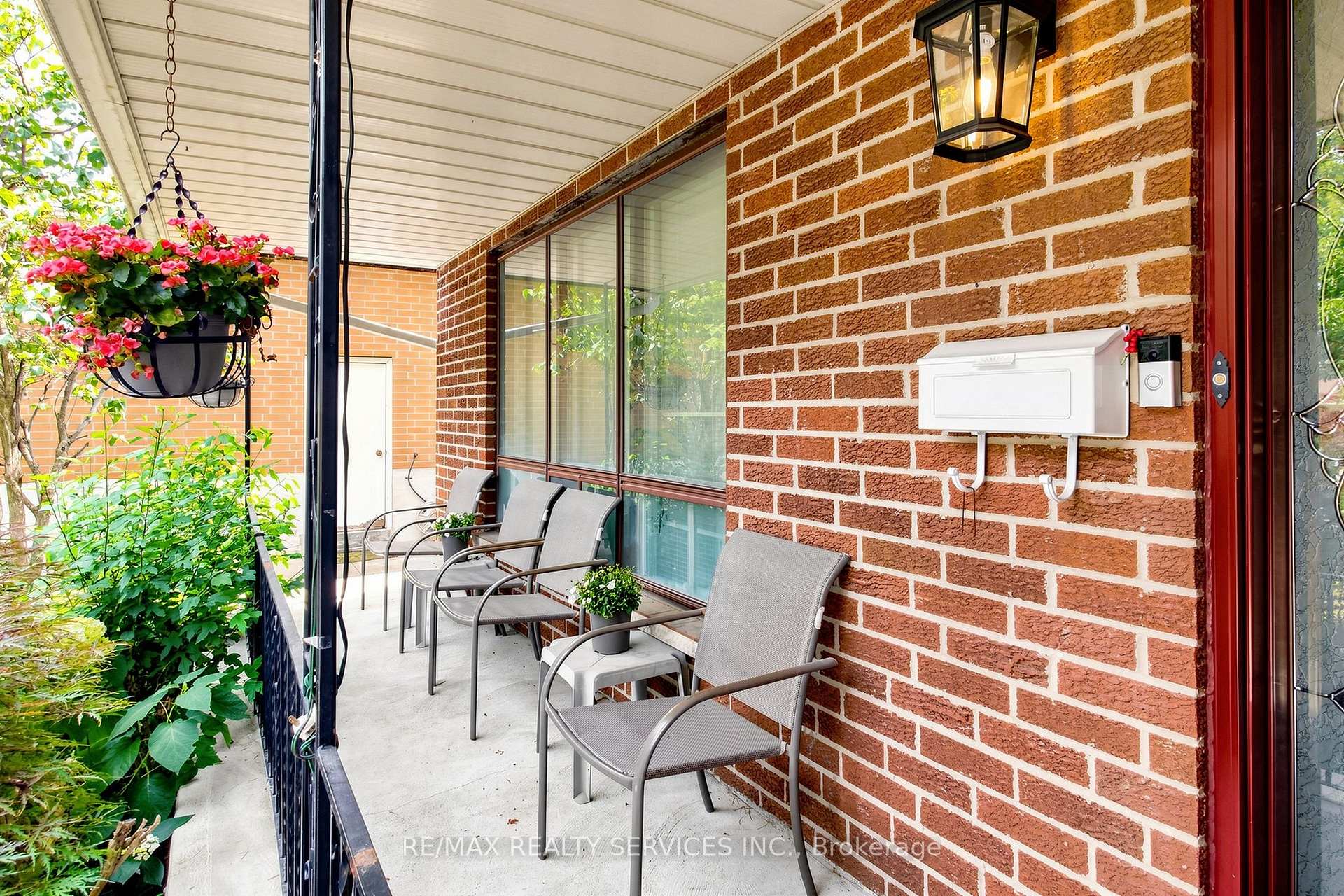 Photo 4 of 25 Malcolm Crescent, Brampton, Central Park — HOMEH
