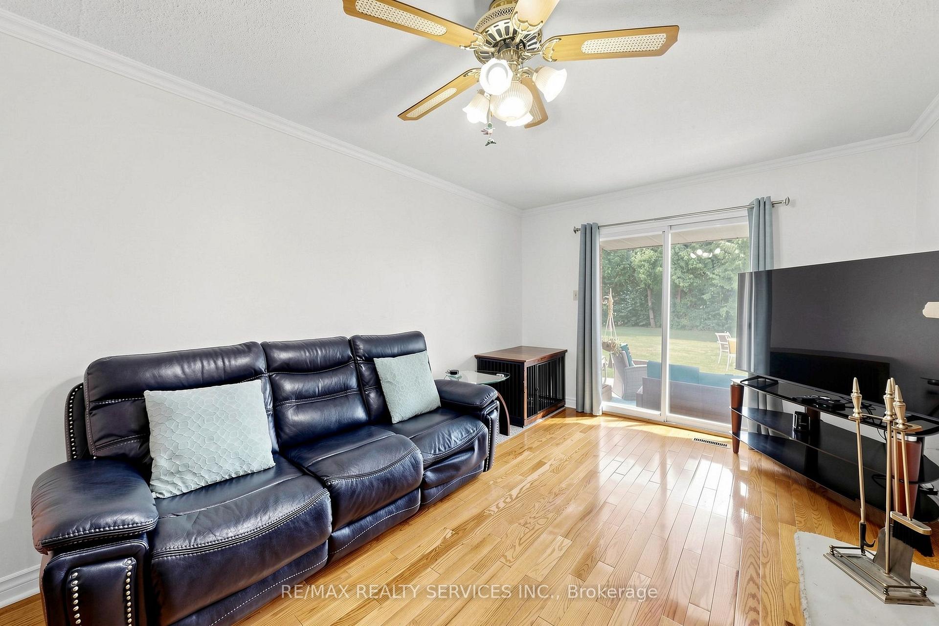 Photo 8 of 25 Malcolm Crescent, Brampton, Central Park — HOMEH