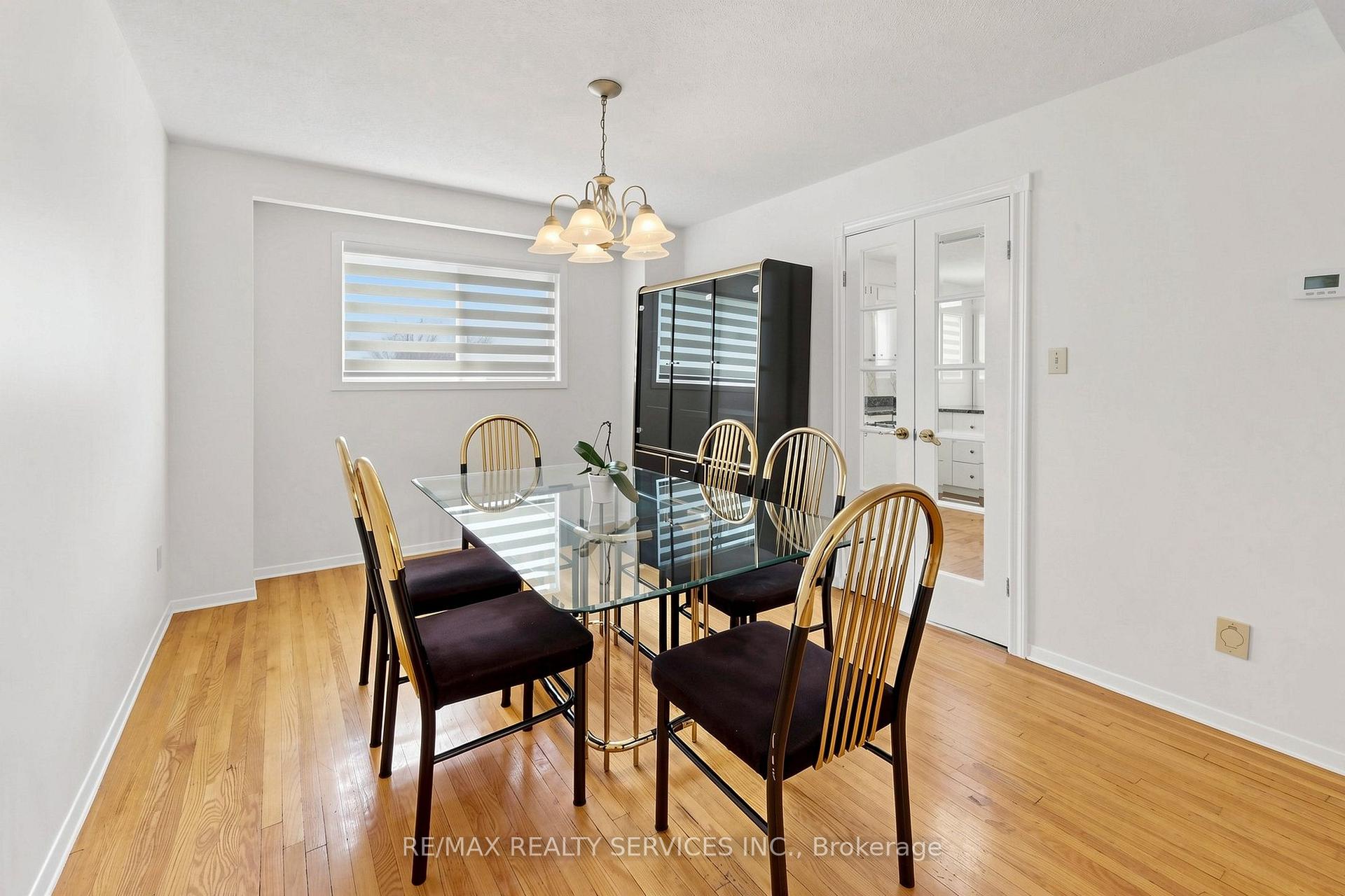 Photo 16 of 25 Malcolm Crescent, Brampton, Central Park — HOMEH