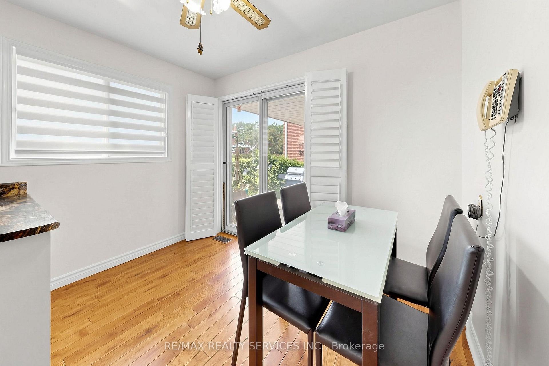 Photo 23 of 25 Malcolm Crescent, Brampton, Central Park — HOMEH